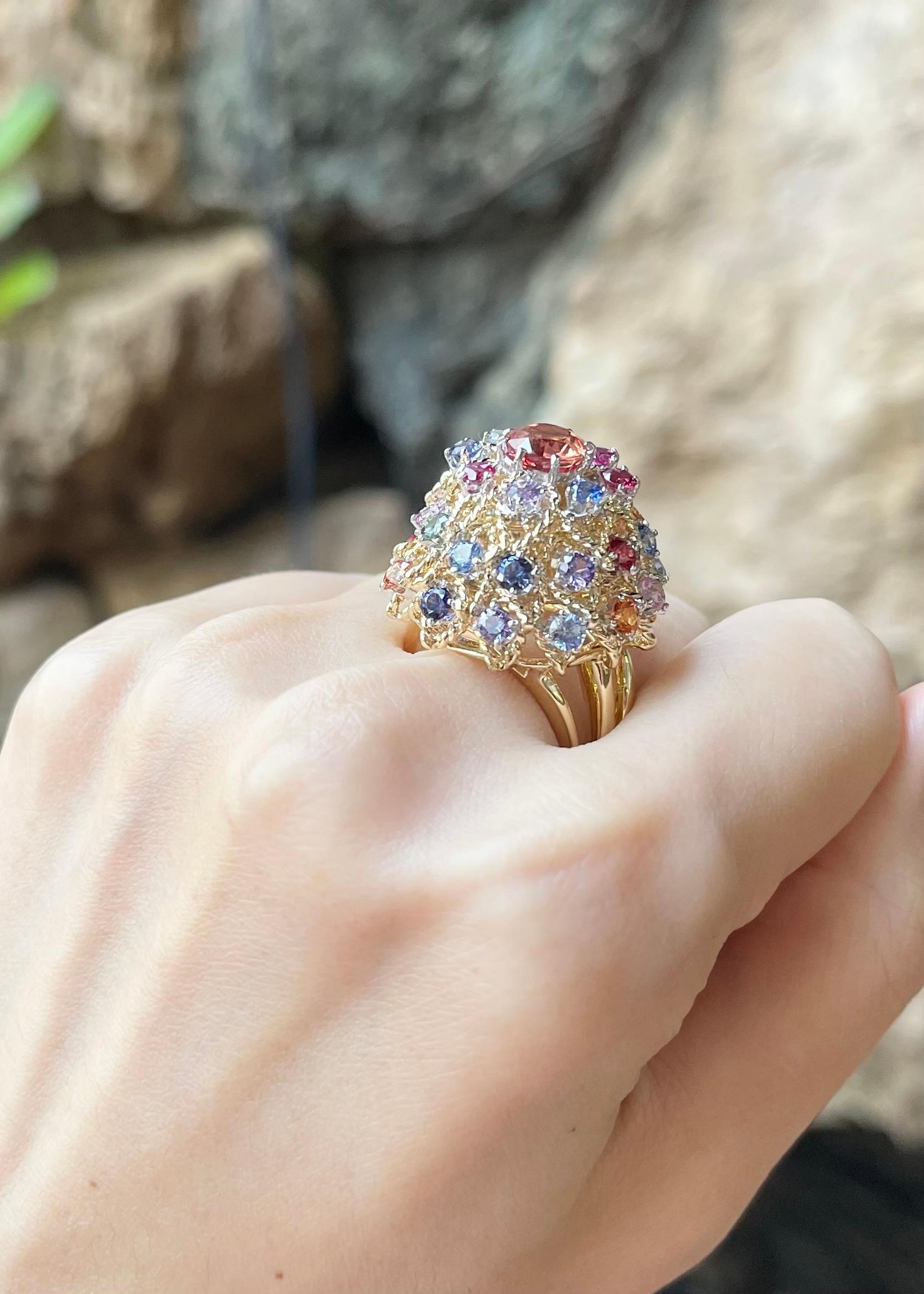 Women's Fancy Sapphire Ring set in Platinum 950 and 18K Gold Settings For Sale