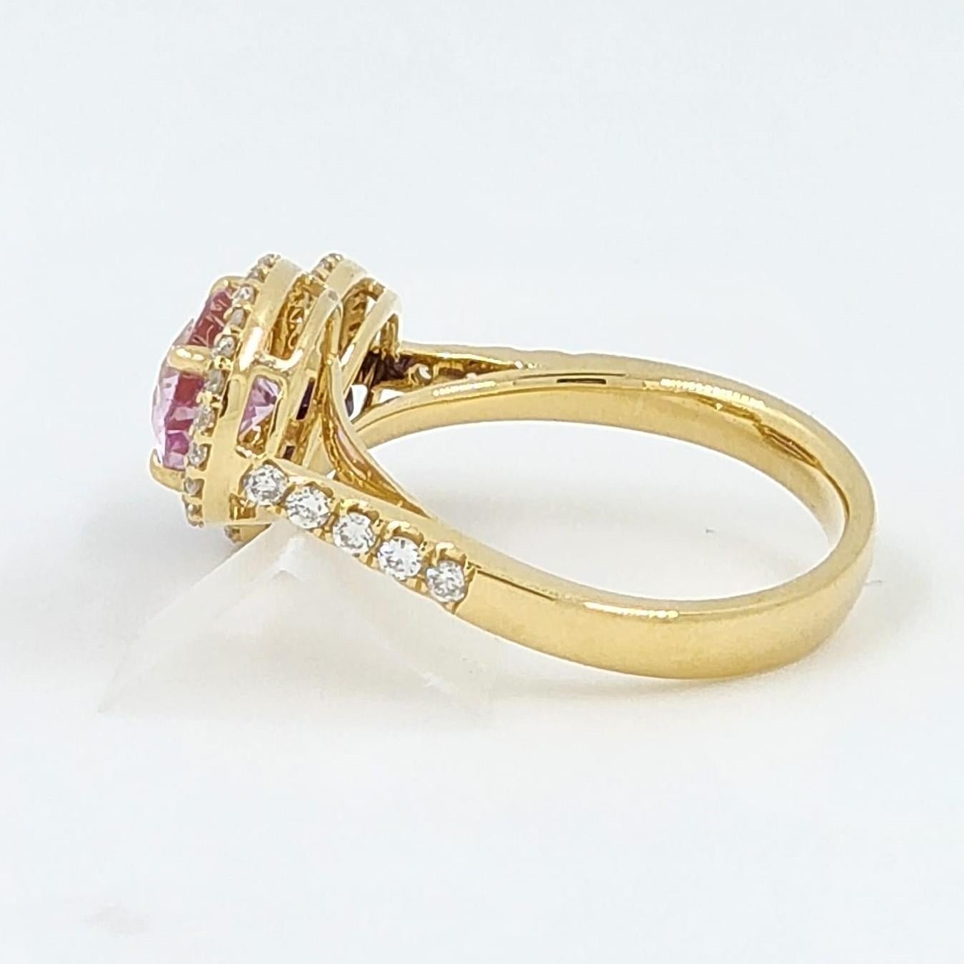 Modernist 3.87Ct Fancy Sapphire Toi et Moi Ring in 18 Karat Yellow Gold For Sale