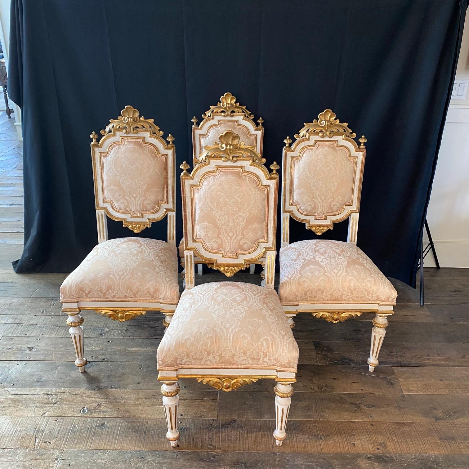 Fancy Set of Four Italian Venetian Louis XV Chairs with Original Real Gold Gilt For Sale 6