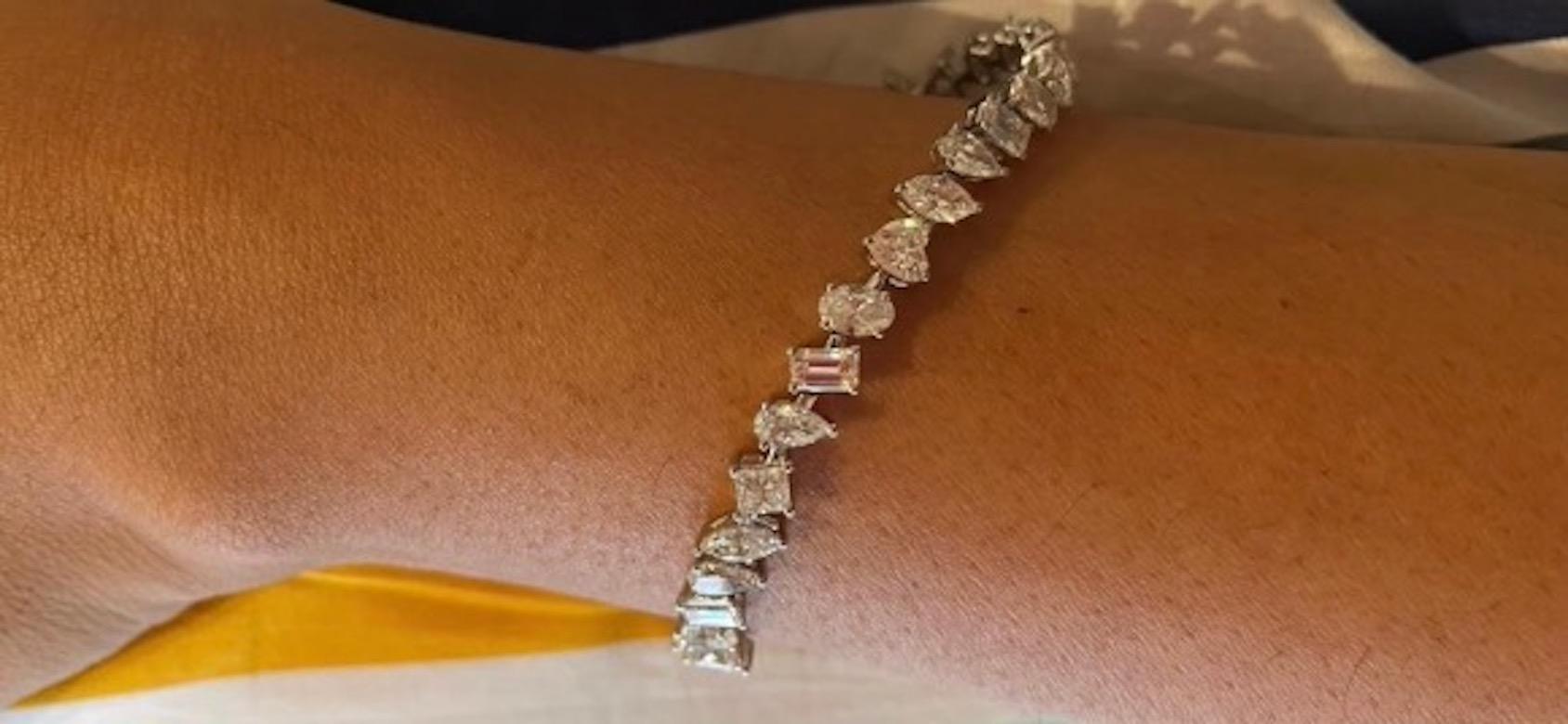 Diamantarmband in aus 18KT Weißgold mit ausgefallener Form (Brillantschliff) im Angebot