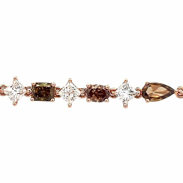 Modearmband in ausgefallener Form mit mehrfarbigen Diamanten 10.56 CT  (Carréschliff) im Angebot