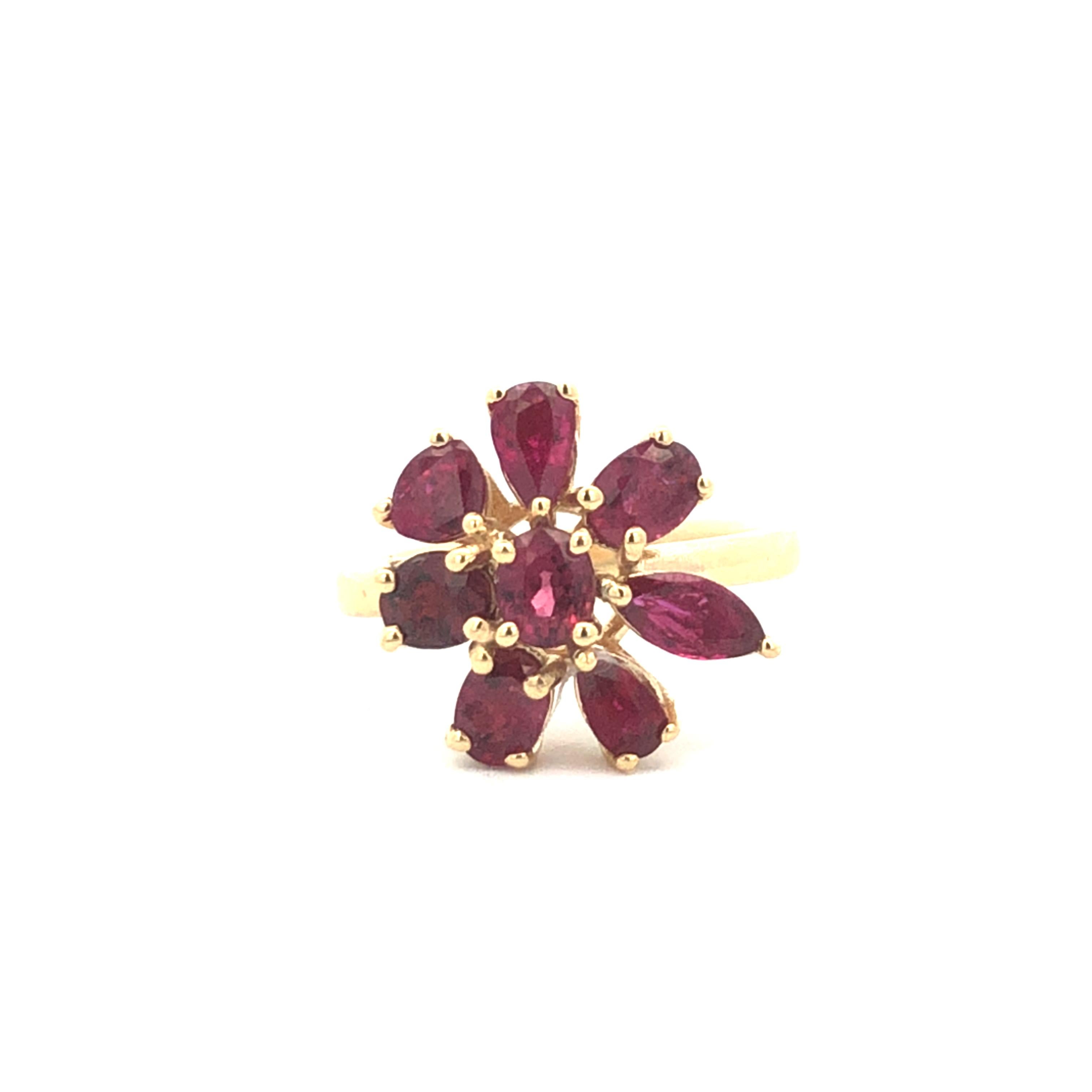 Fancy Shape Rubin-Ring 3,02 Karat 14k YG im Zustand „Neu“ im Angebot in New York, NY