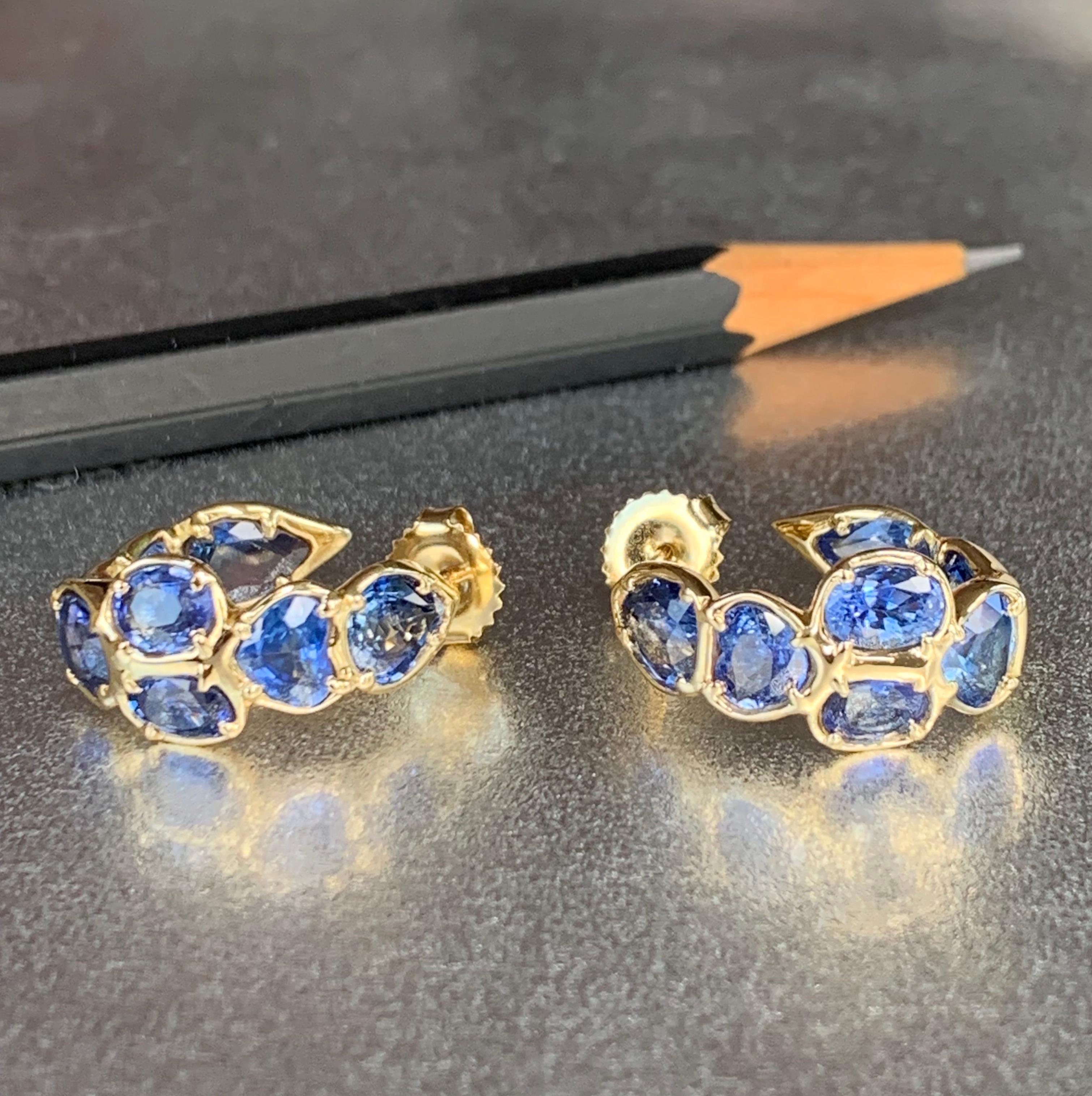 Women's Fancy Shaped Blue Sapphire Ooak Hoop Earrings in 18kt Yellow Gold For Sale