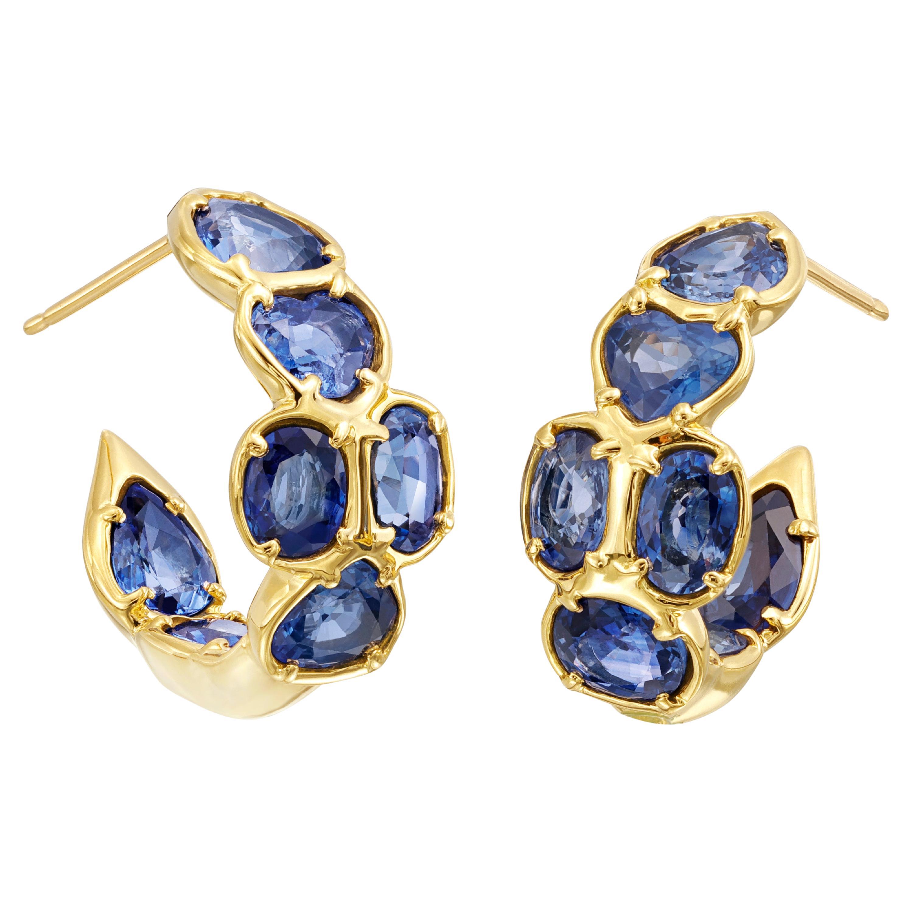 Fancy Shaped Blue Sapphire Ooak Hoop Earrings in 18kt Yellow Gold im Angebot