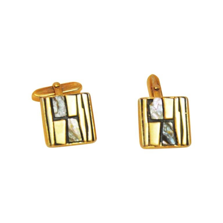 Fancy Sixties mother-of-pearl patterned cufflinks For Sale