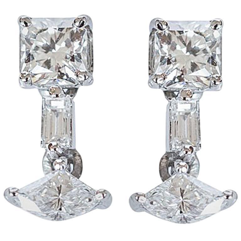 Boucles d'oreilles pendantes carrées en diamants fantaisie en vente