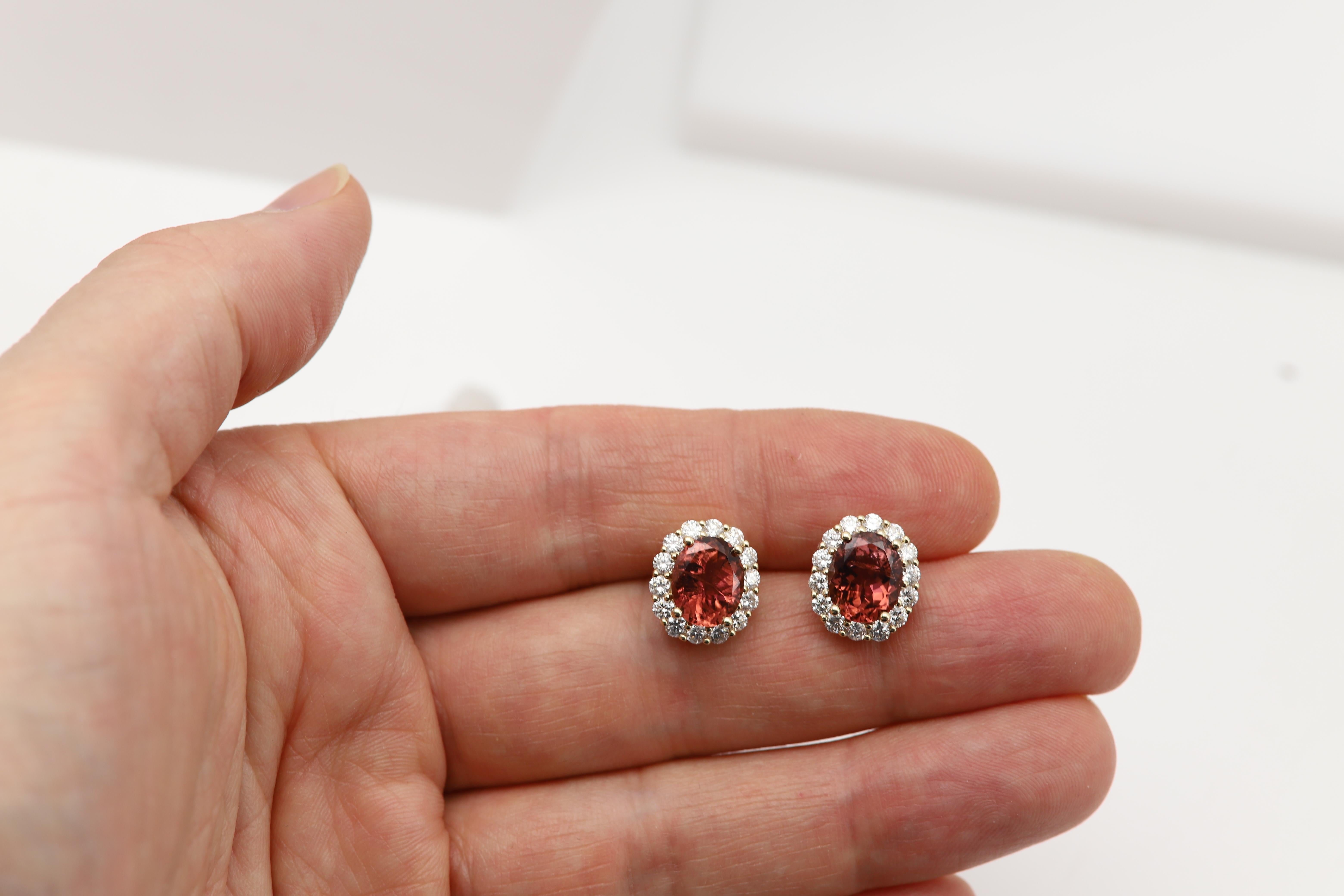 Fancy Tourmaline Gold Diamond Studs 14k Yellow Gold Natural Pink and Diamond Ear in vendita 2