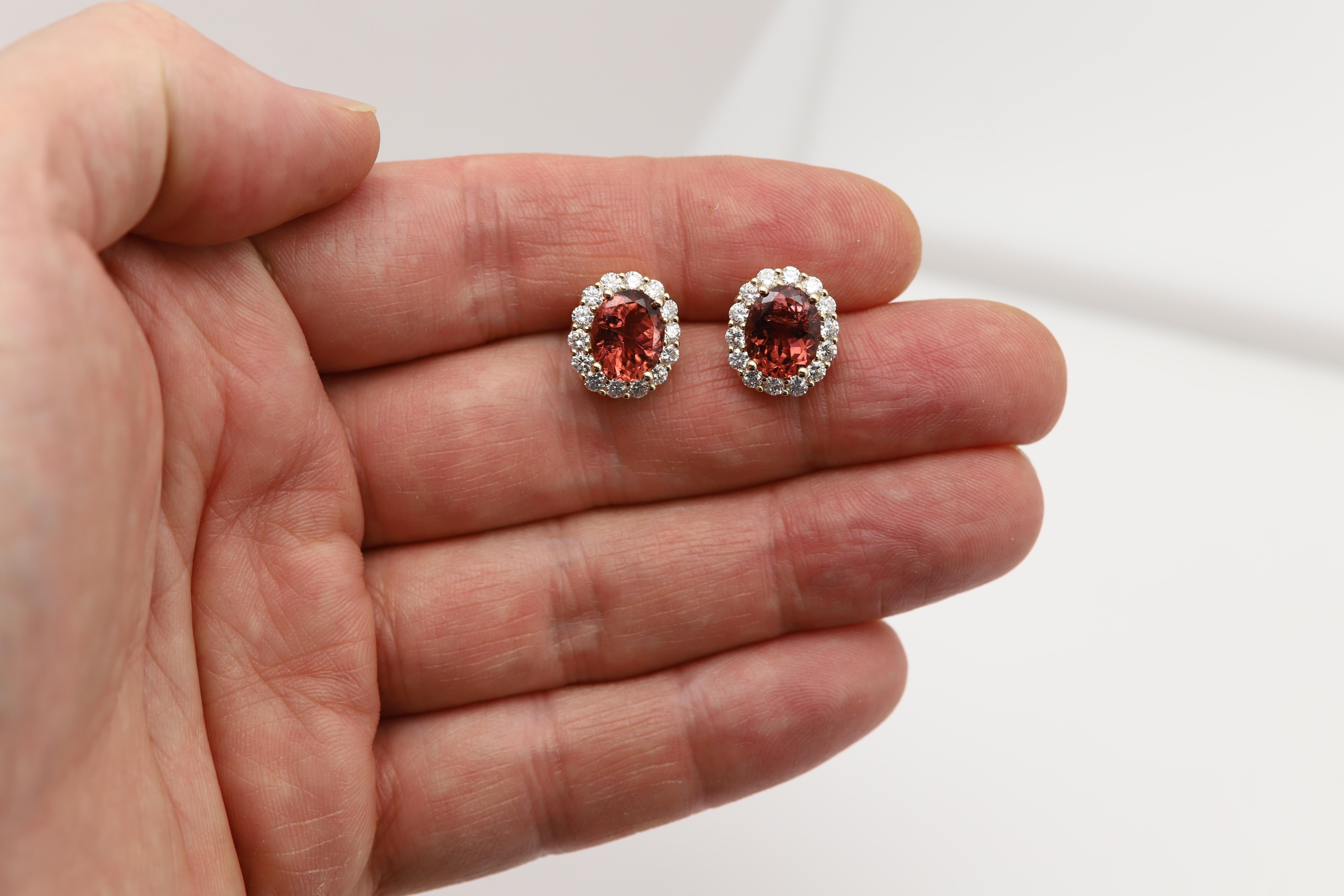 Fancy Tourmaline Gold Diamond Studs 14k Yellow Gold Natural Pink and Diamond Ear in vendita 3