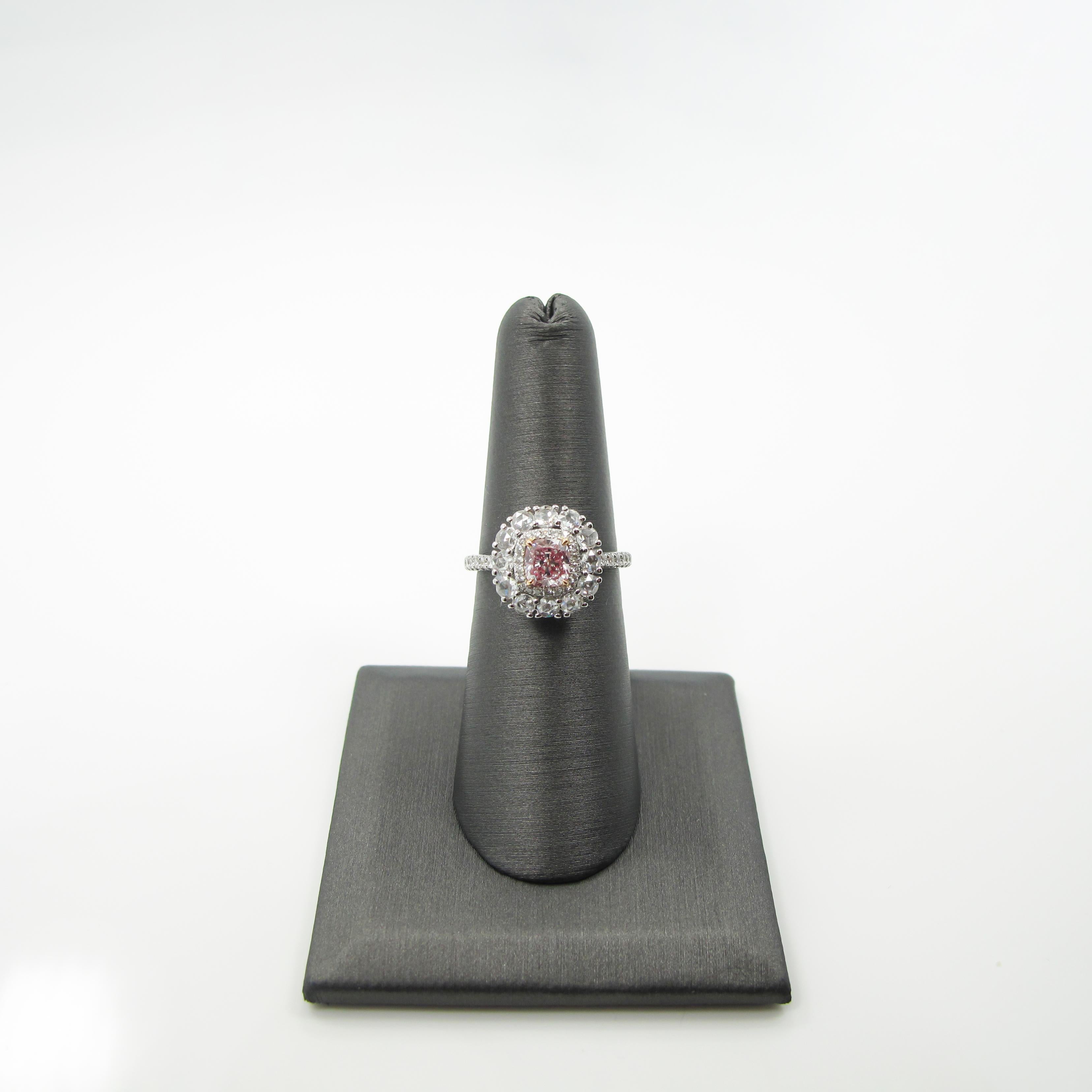 Fancy „Very“ Hellrosa Diamantring, GIA-zertifiziert im Zustand „Neu“ im Angebot in Chicago, IL