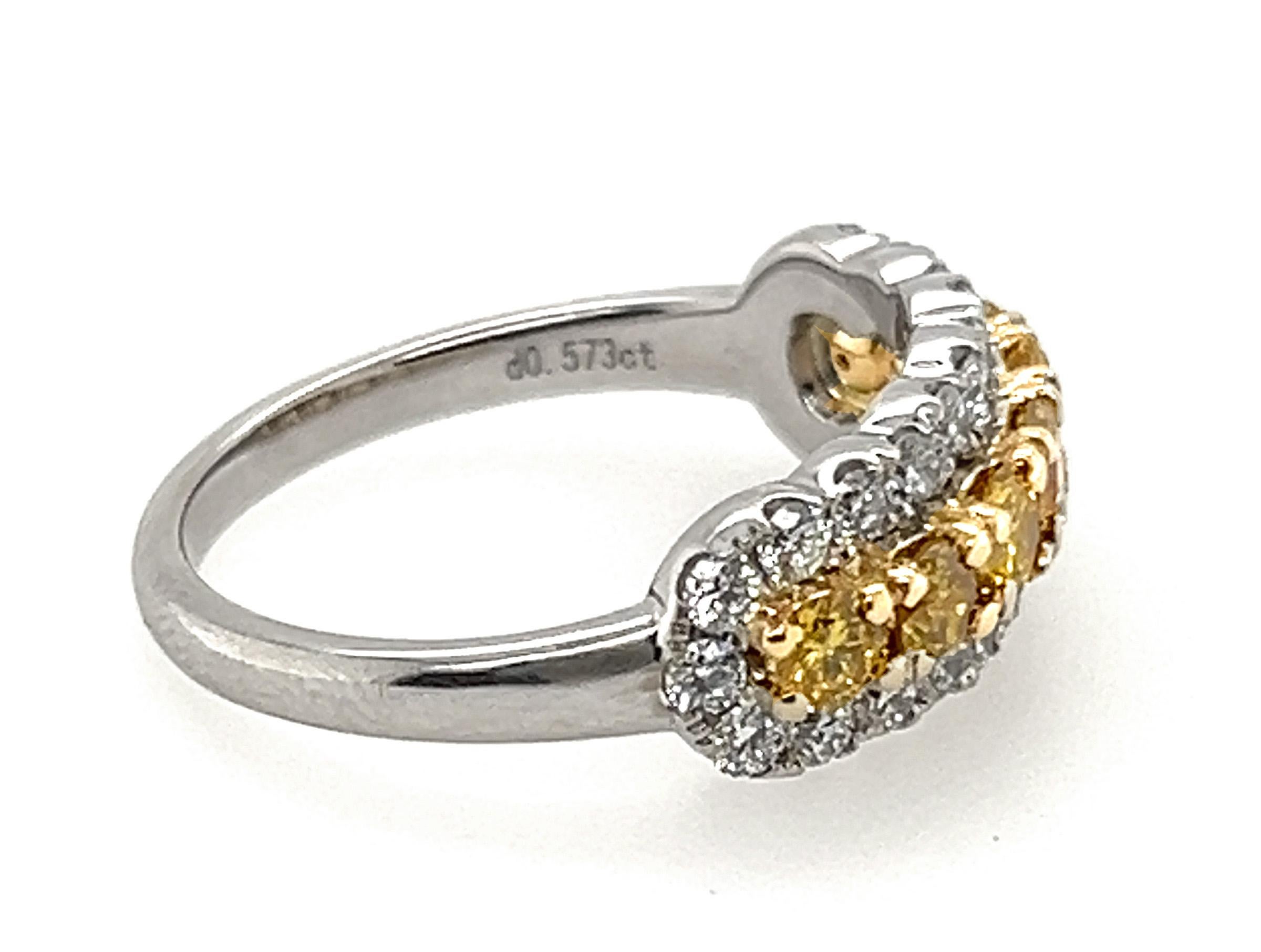 Fancy Vivid Deep Orangy Yellow 1.38ct Natural Mined Diamond Anniversary Ring 18K im Zustand „Neu“ im Angebot in Dearborn, MI