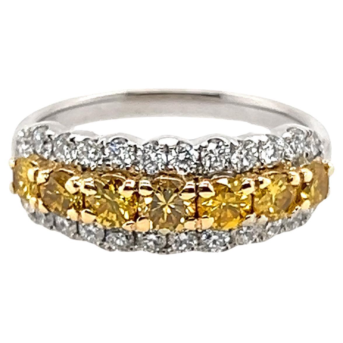 Fancy Vivid Deep Orangy Yellow 1.38ct Natural Mined Diamond Anniversary Ring 18K im Angebot