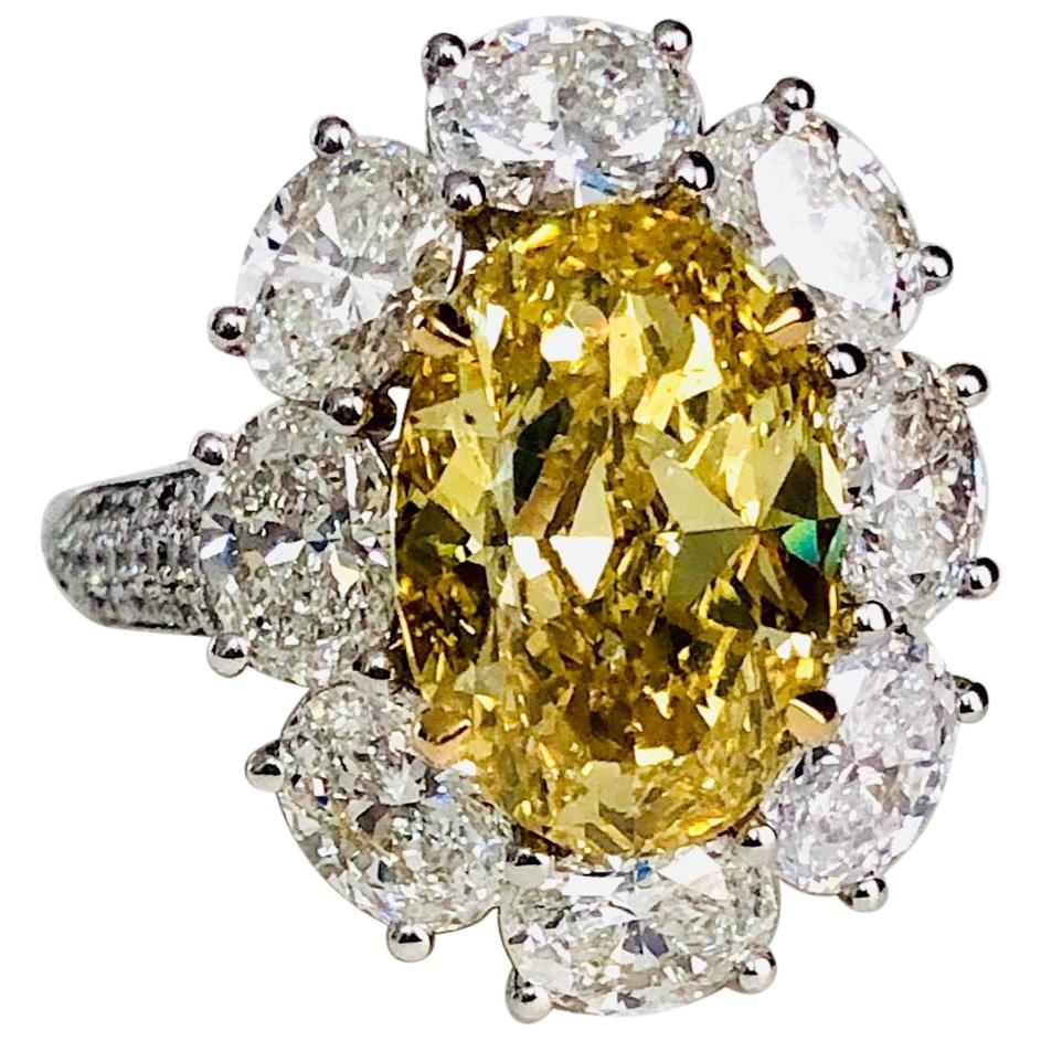 Fancy Vivid Yellow/GIA Report Diamond 4.43 CT,  Platinum/YG  Ring For Sale