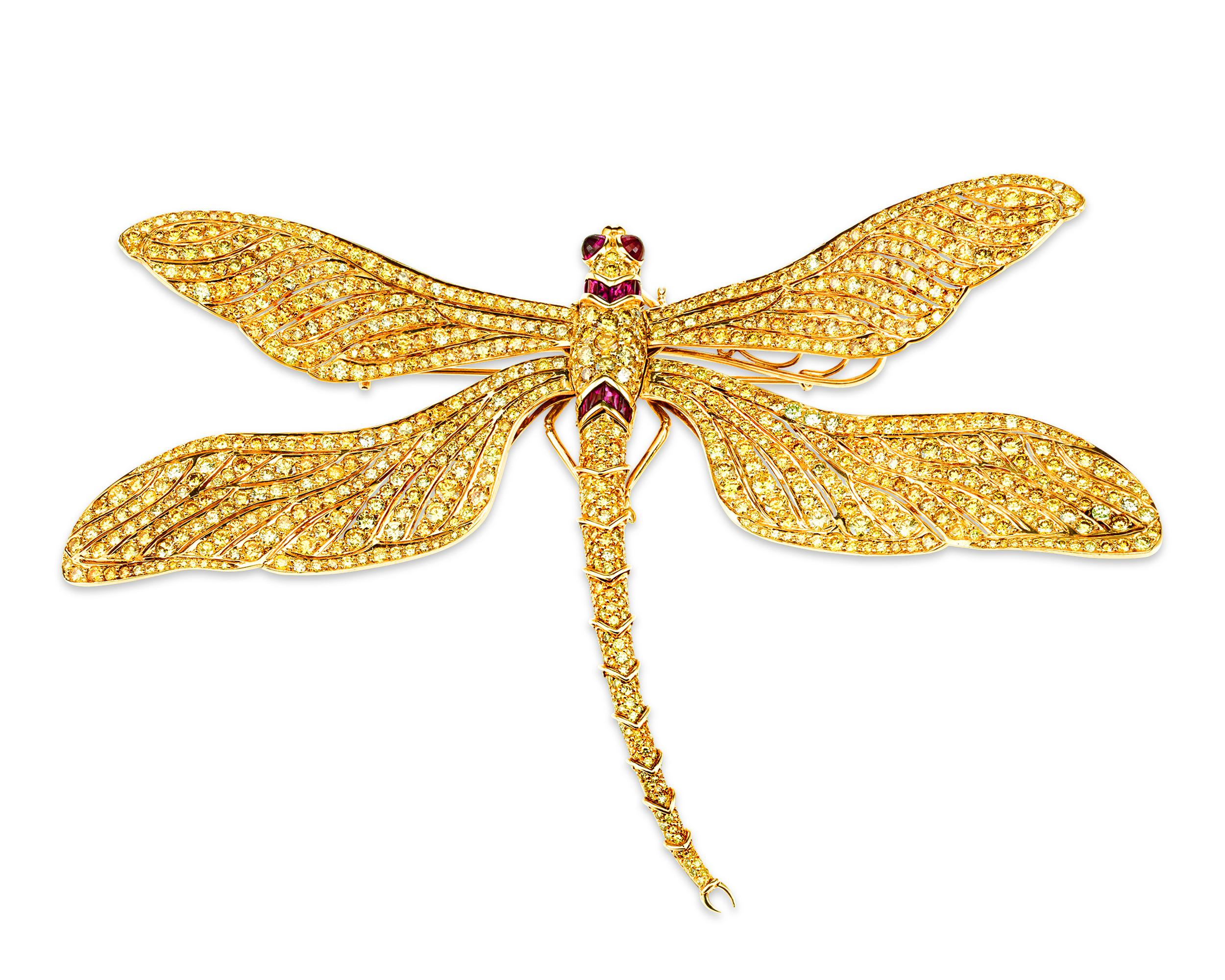 Contemporain Broche libellule fantaisie en diamant jaune vif et diamants en vente