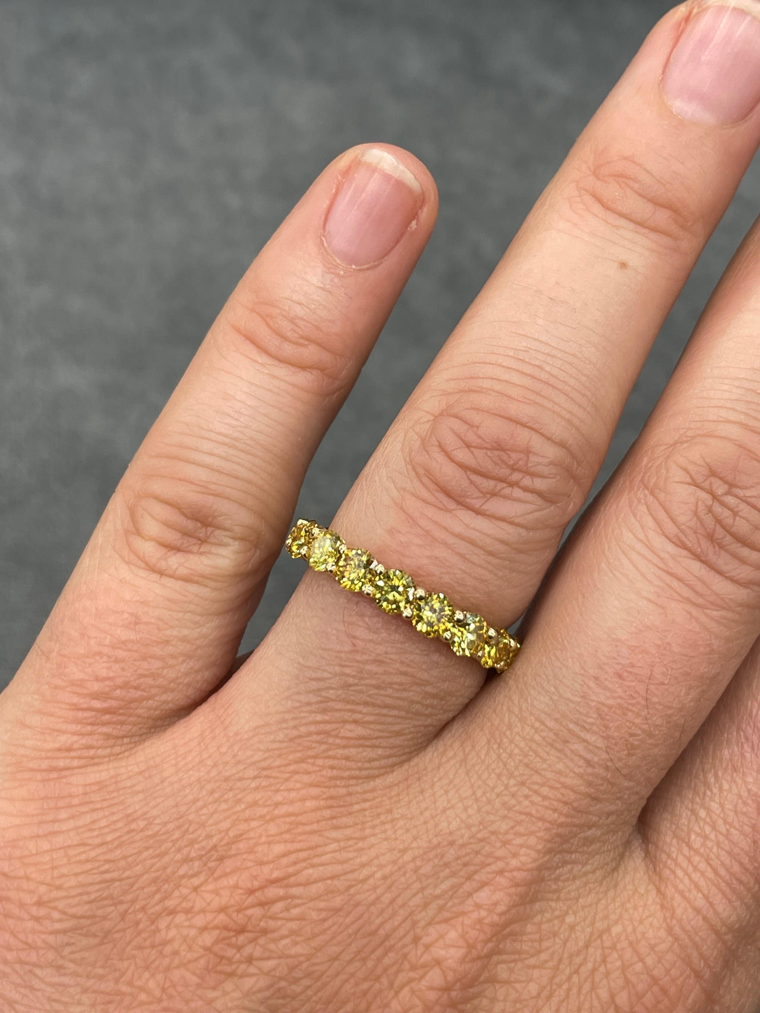 Women's Fancy Vivid Yellow Diamond Eternity Wedding Band 3.45 Carats 18 Karat Gold For Sale