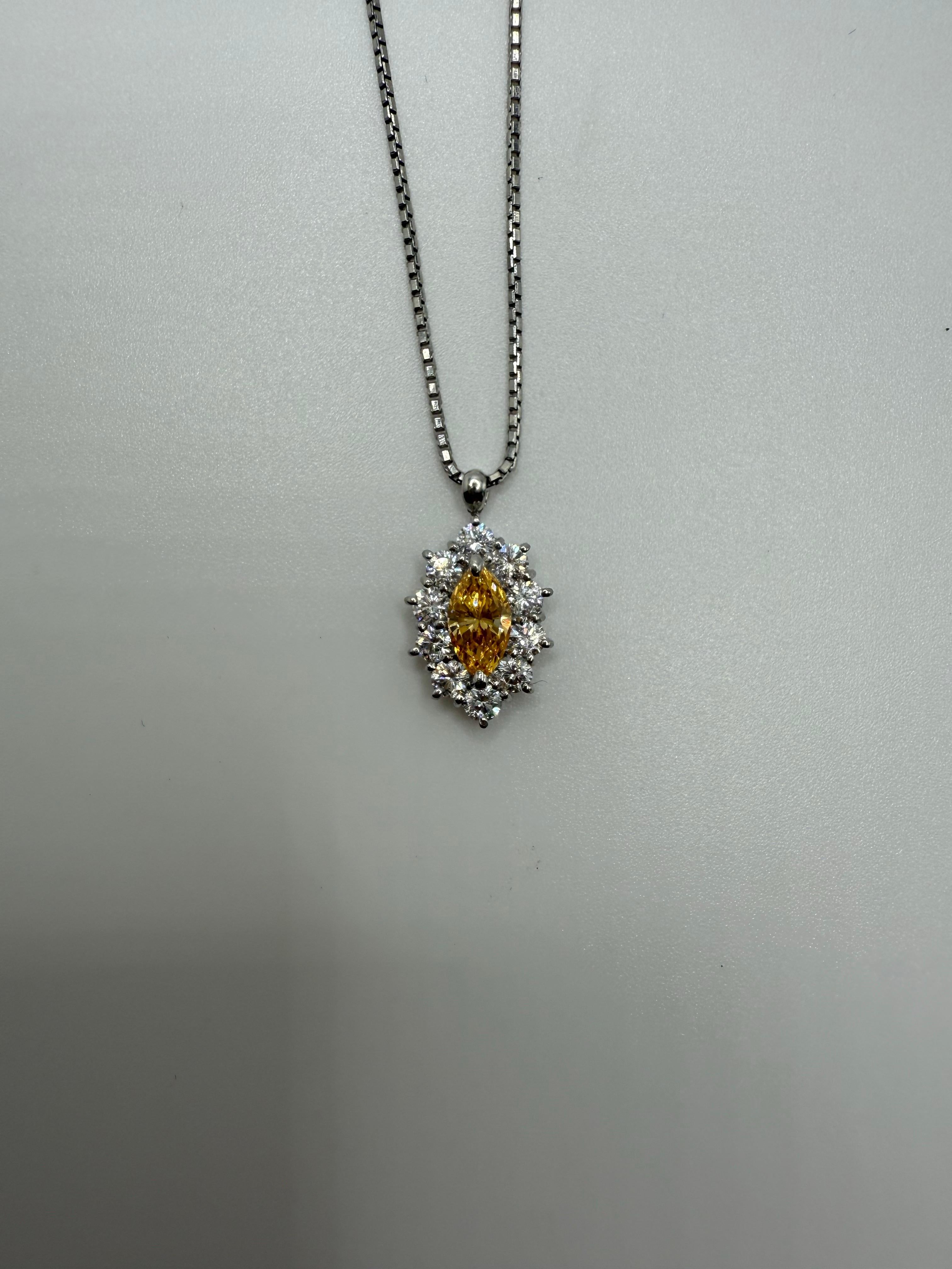 Collana aureola con diamanti marquise Fancy Vivid Yellow In condizioni Nuovo in vendita a Los Angeles, CA
