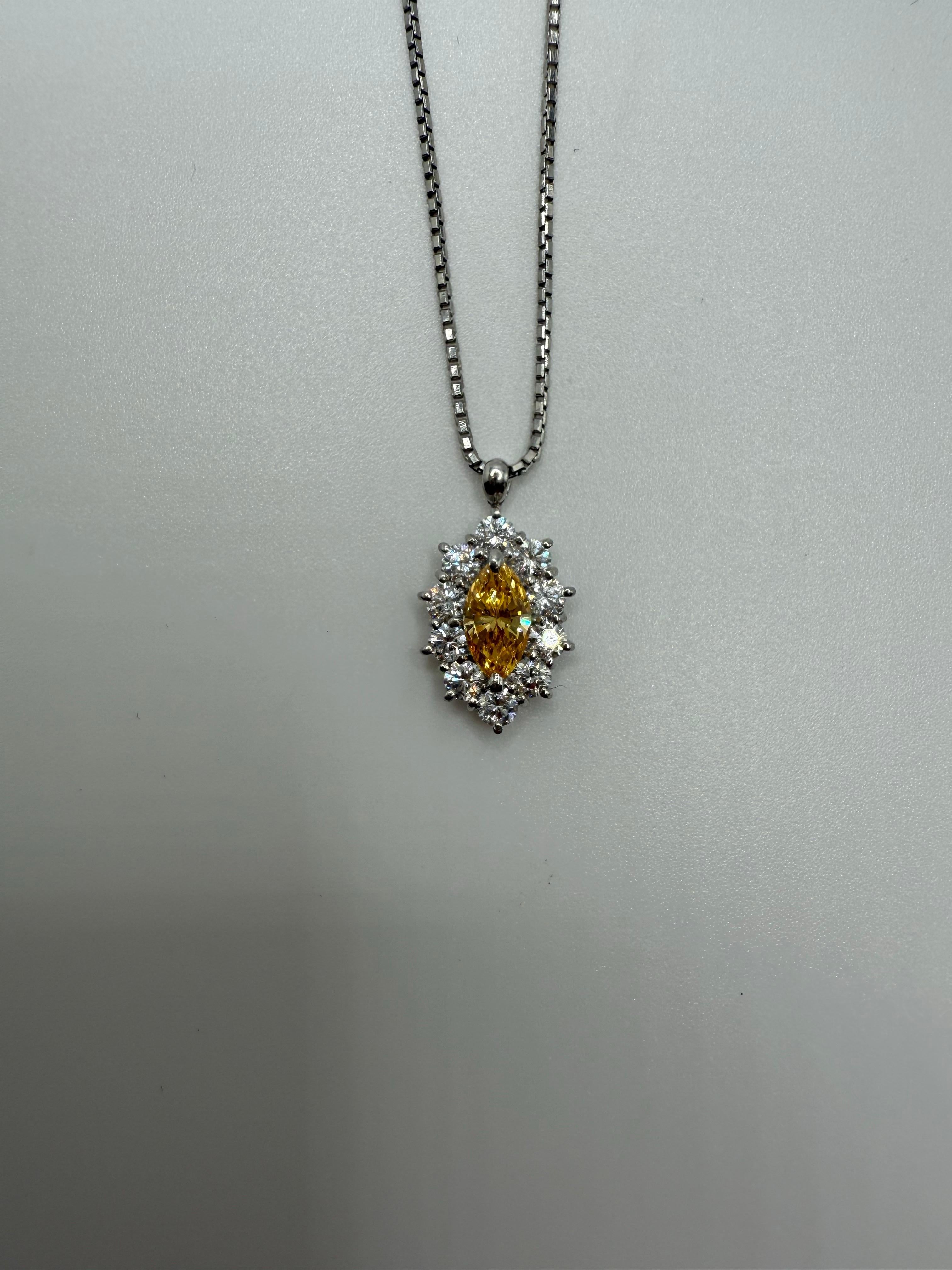 Donna Collana aureola con diamanti marquise Fancy Vivid Yellow in vendita