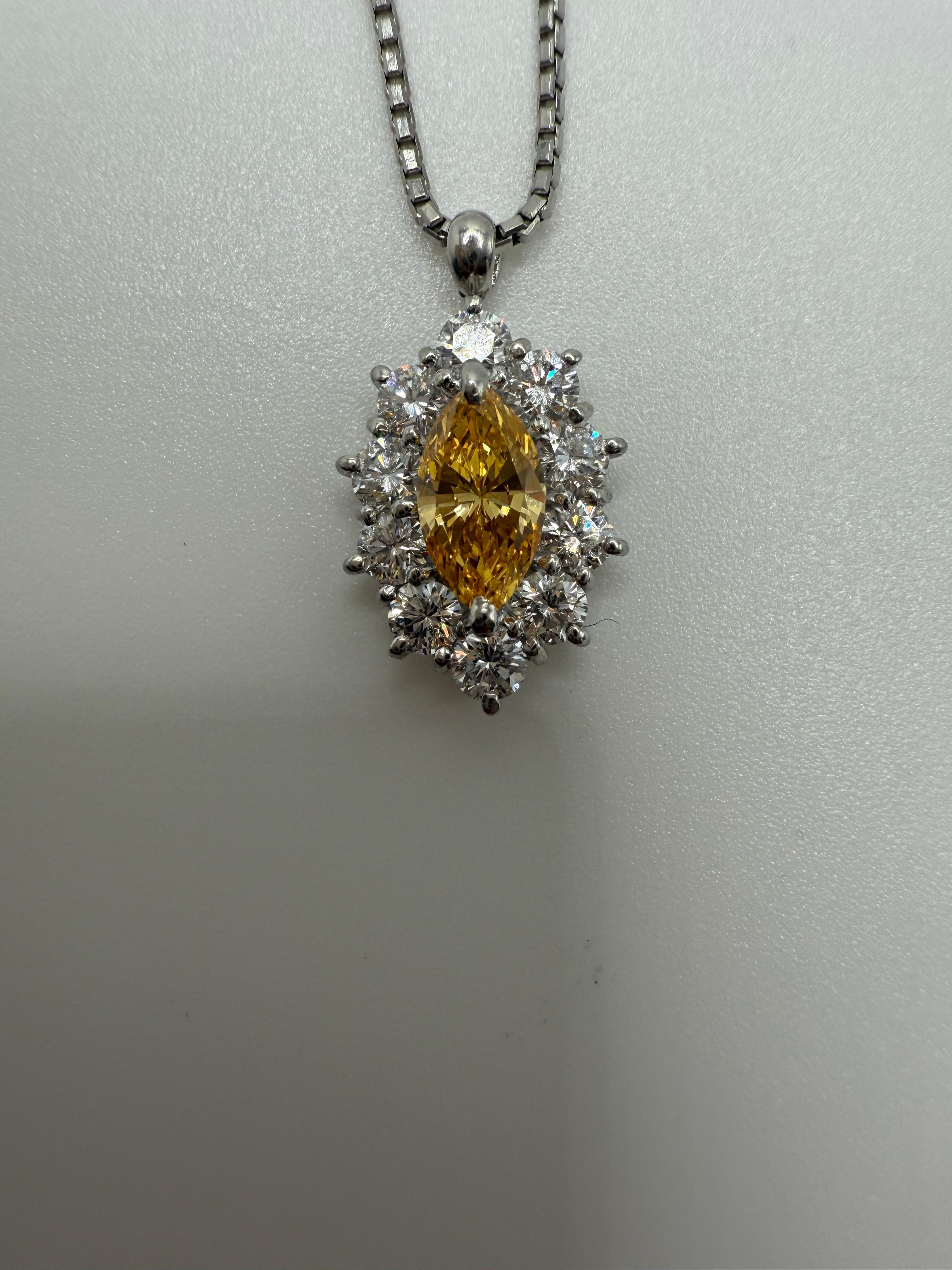Collana aureola con diamanti marquise Fancy Vivid Yellow in vendita 1