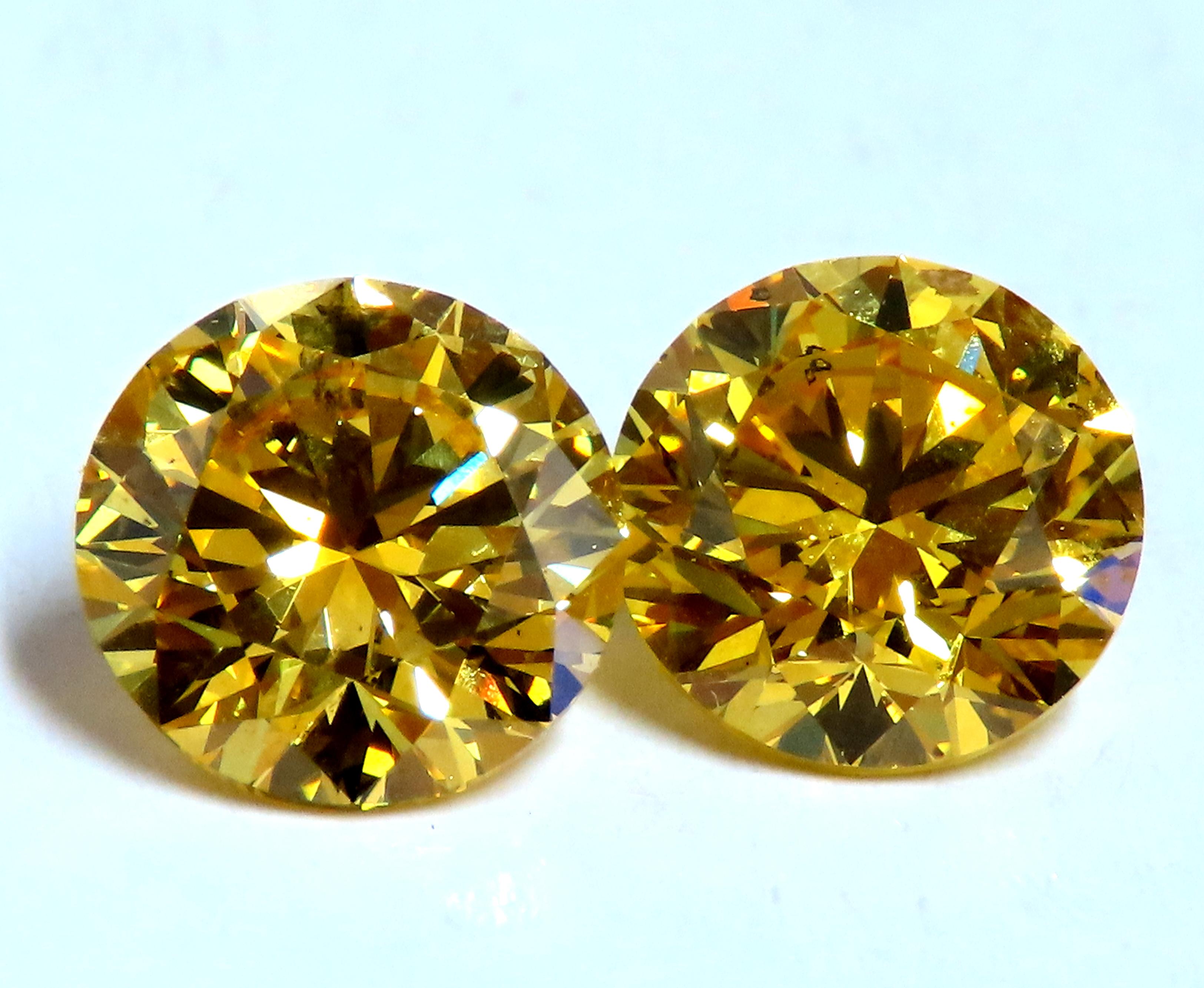 Round Cut Fancy Vivid Yellow Round Diamonds 4.06ct Gia Certified For Sale