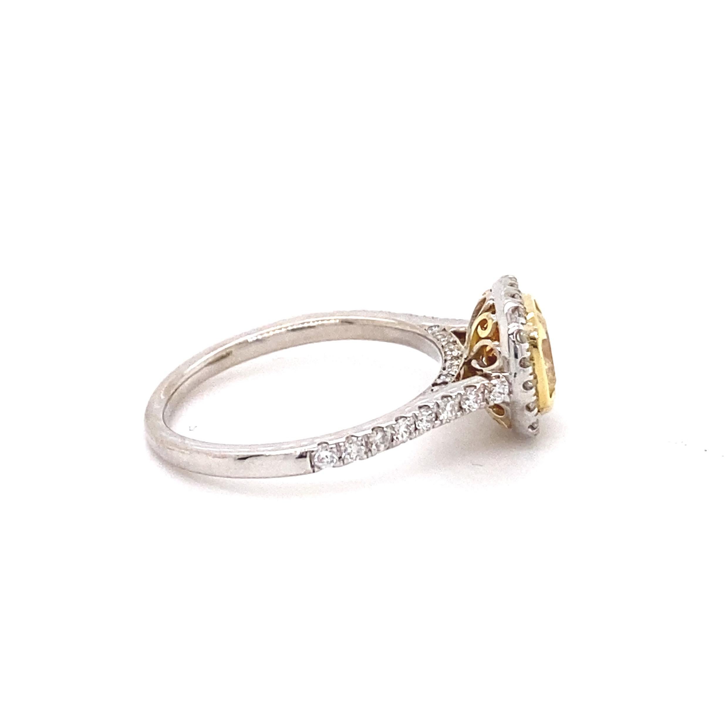 Verlobungsring mit ausgefallenem gelbem Diamant im Kissenschliff 1,37 Tcw Halo Design 18kt WG und YG im Angebot 5