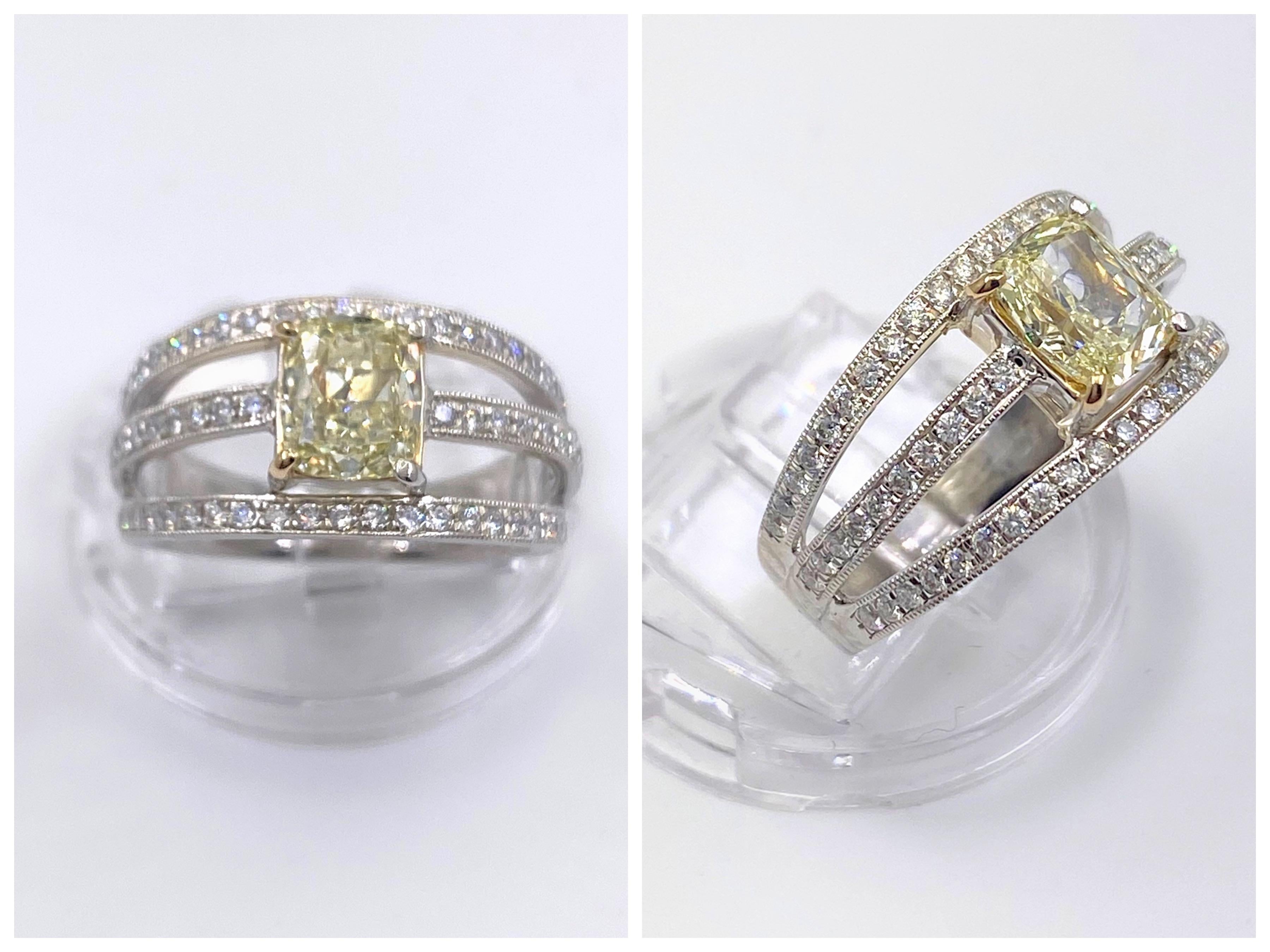 Dreireihiger Orianne Designer Platinring mit gelbem 3 Diamanten im Kissenschliff 1,88 Karat Damen im Angebot