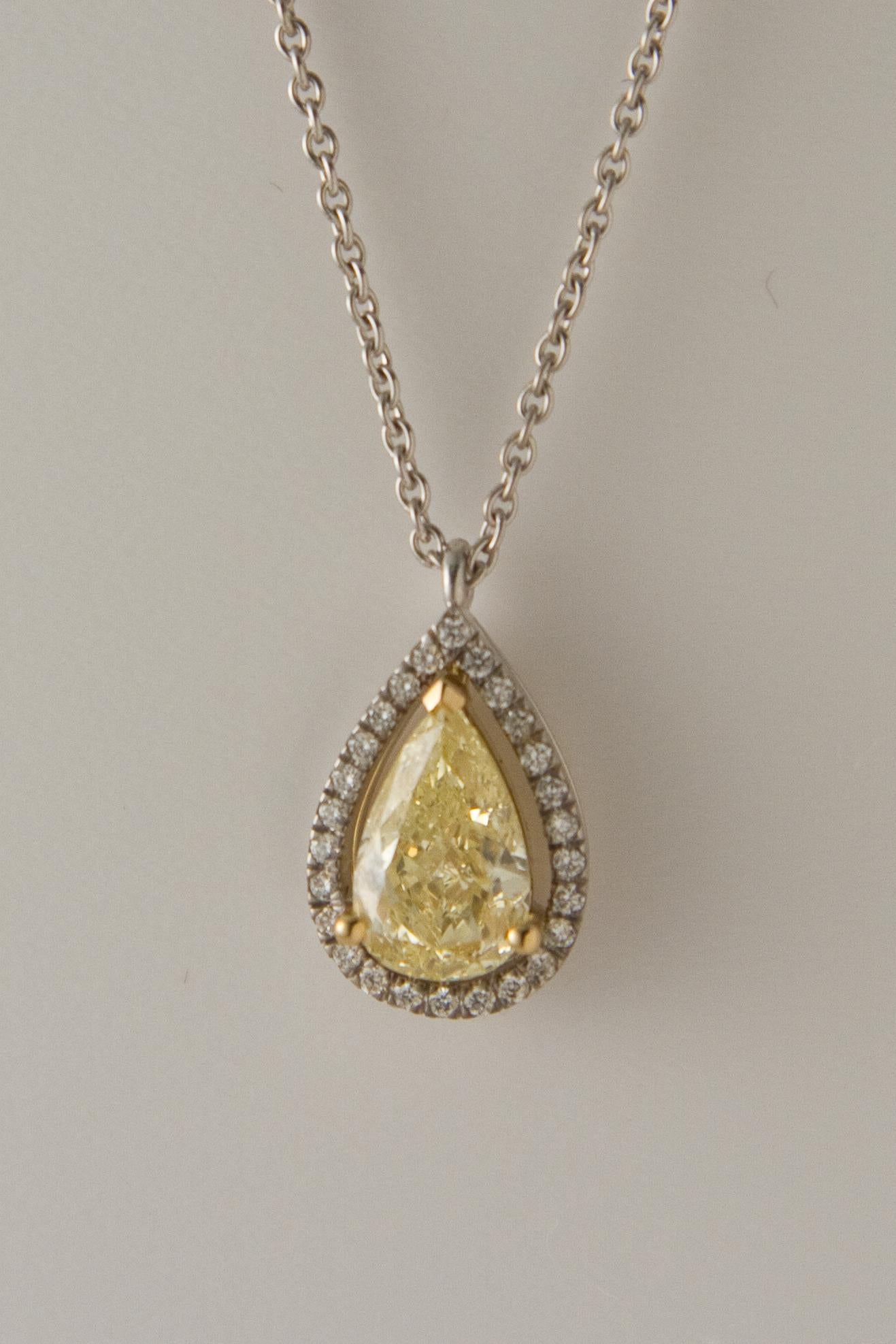 Fancy Yellow Diamond 1.5 ct GIA, White Diamond , White Gold 18 K Pendant Necklace 10
