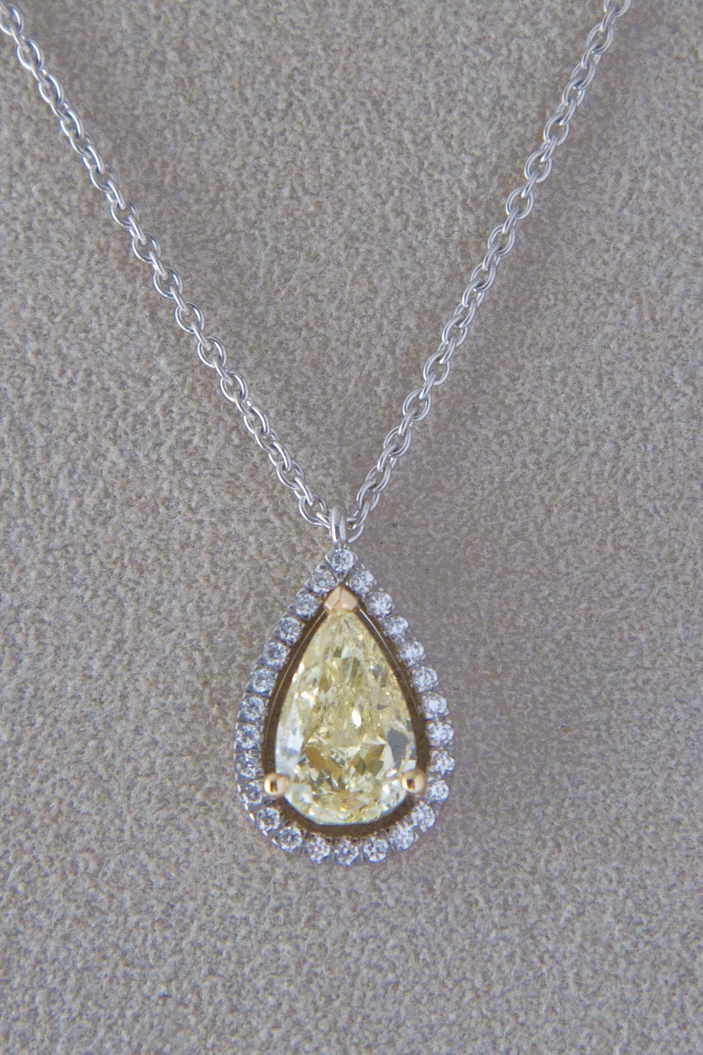 Contemporary Fancy Yellow Diamond 1.5 ct GIA, White Diamond , White Gold 18 K Pendant Necklace
