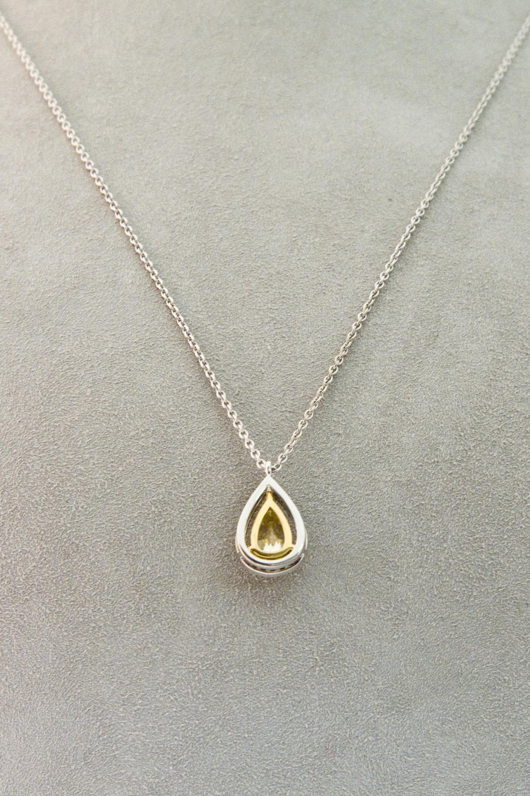 Fancy Yellow Diamond 1.5 ct GIA, White Diamond , White Gold 18 K Pendant Necklace 3