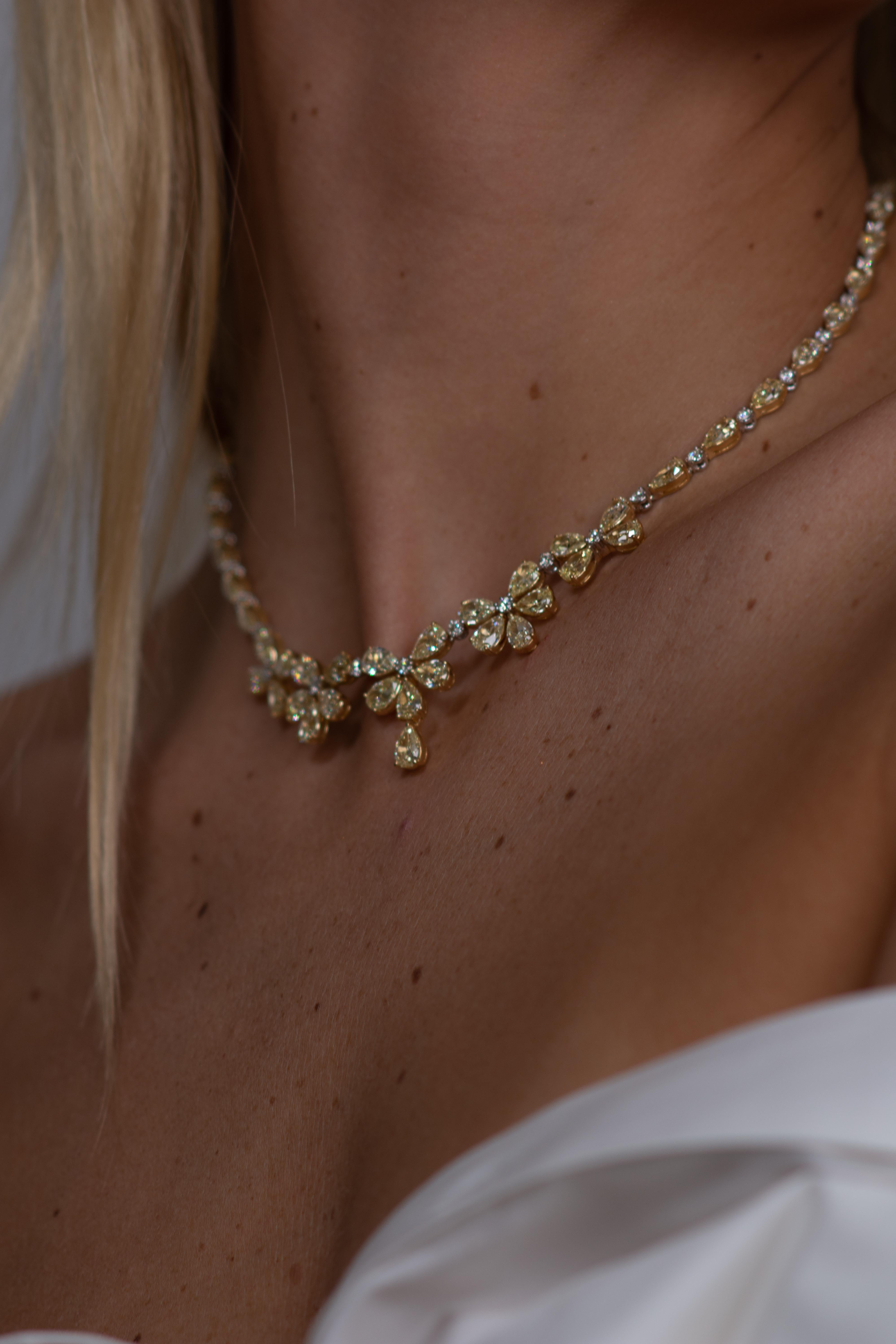LUXURY Fancy Gelbe Diamant-Halskette aus 18 Karat Gold mit Diamanten im Zustand „Neu“ in Corte Madera, CA