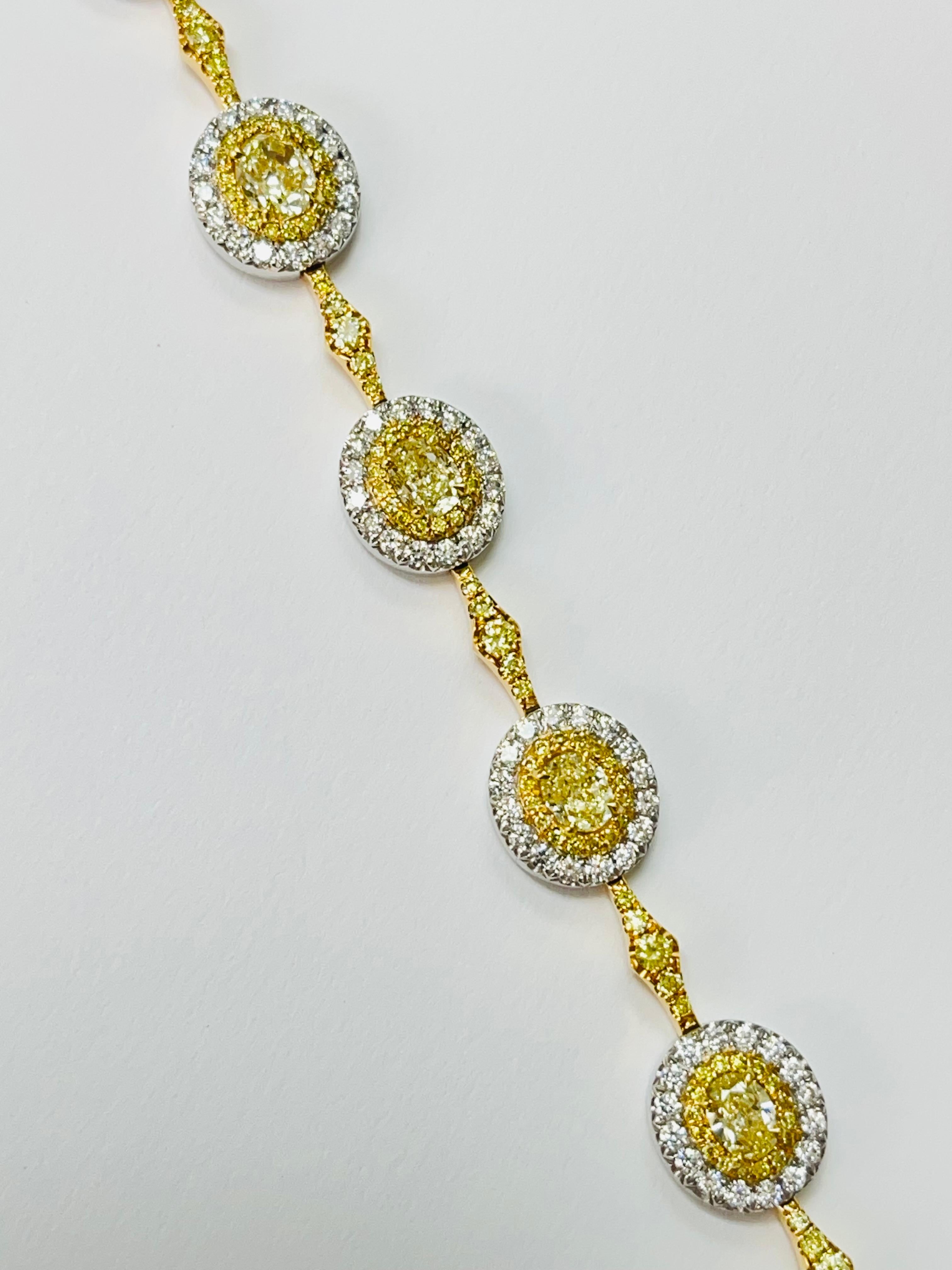 Armband aus Platin und 18 Karat Gold mit gelben Diamanten und weißen Diamanten. im Angebot 1