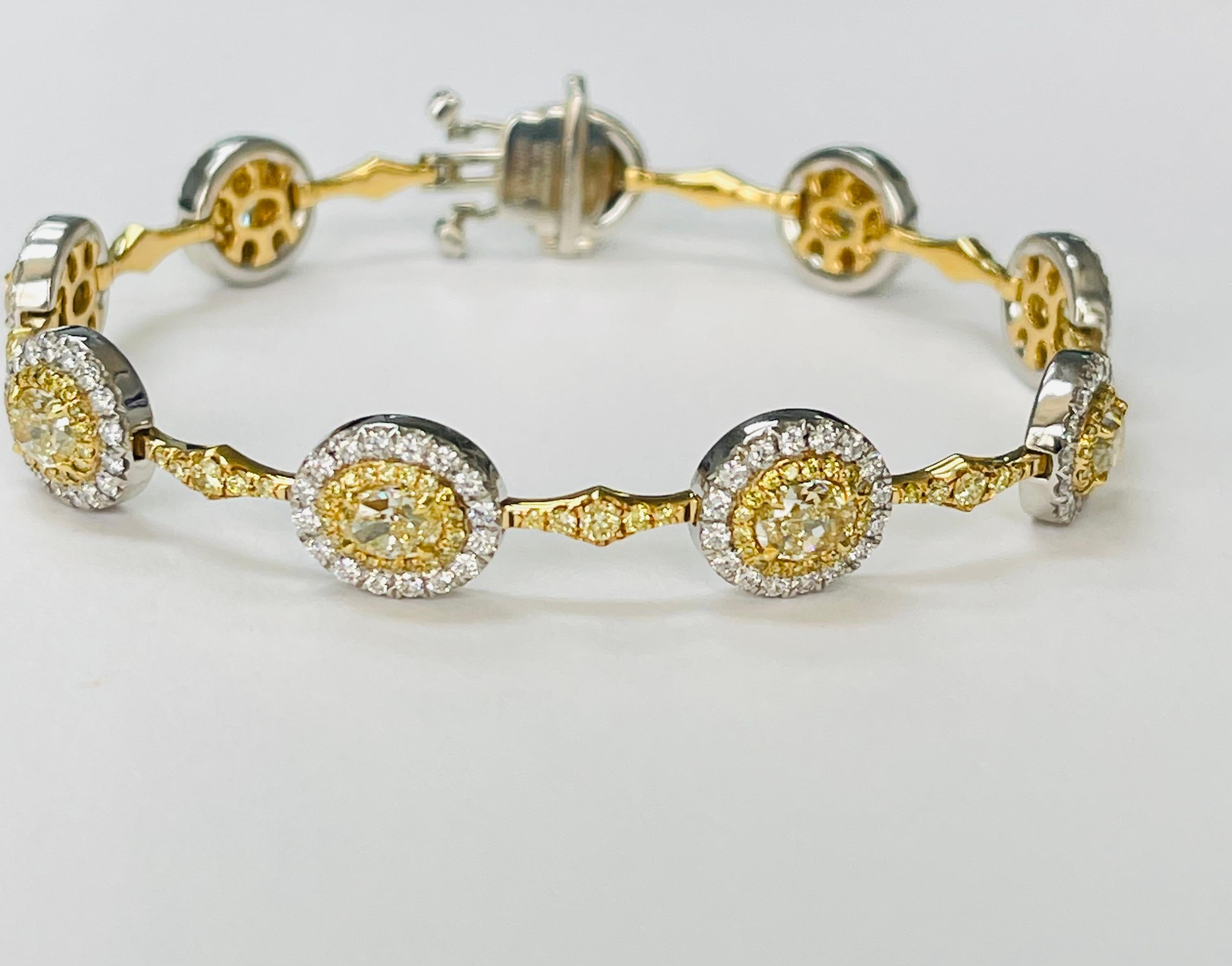Armband aus Platin und 18 Karat Gold mit gelben Diamanten und weißen Diamanten. im Angebot 3