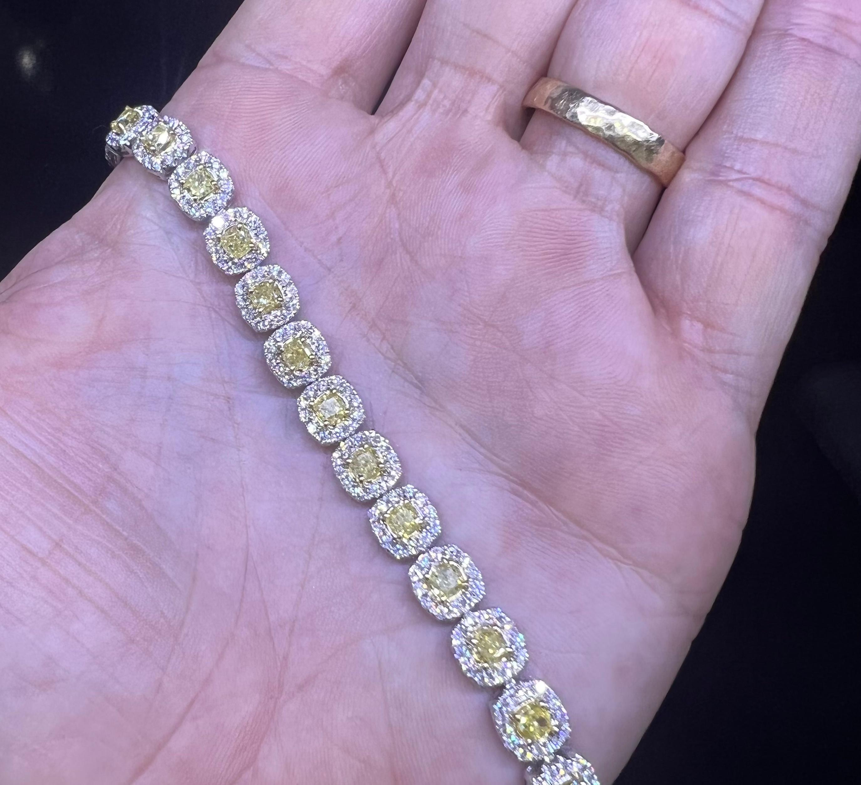18k Weißgold-Armband mit gelben 11,04 Karat Diamanten im Zustand „Neu“ in MIAMI, FL