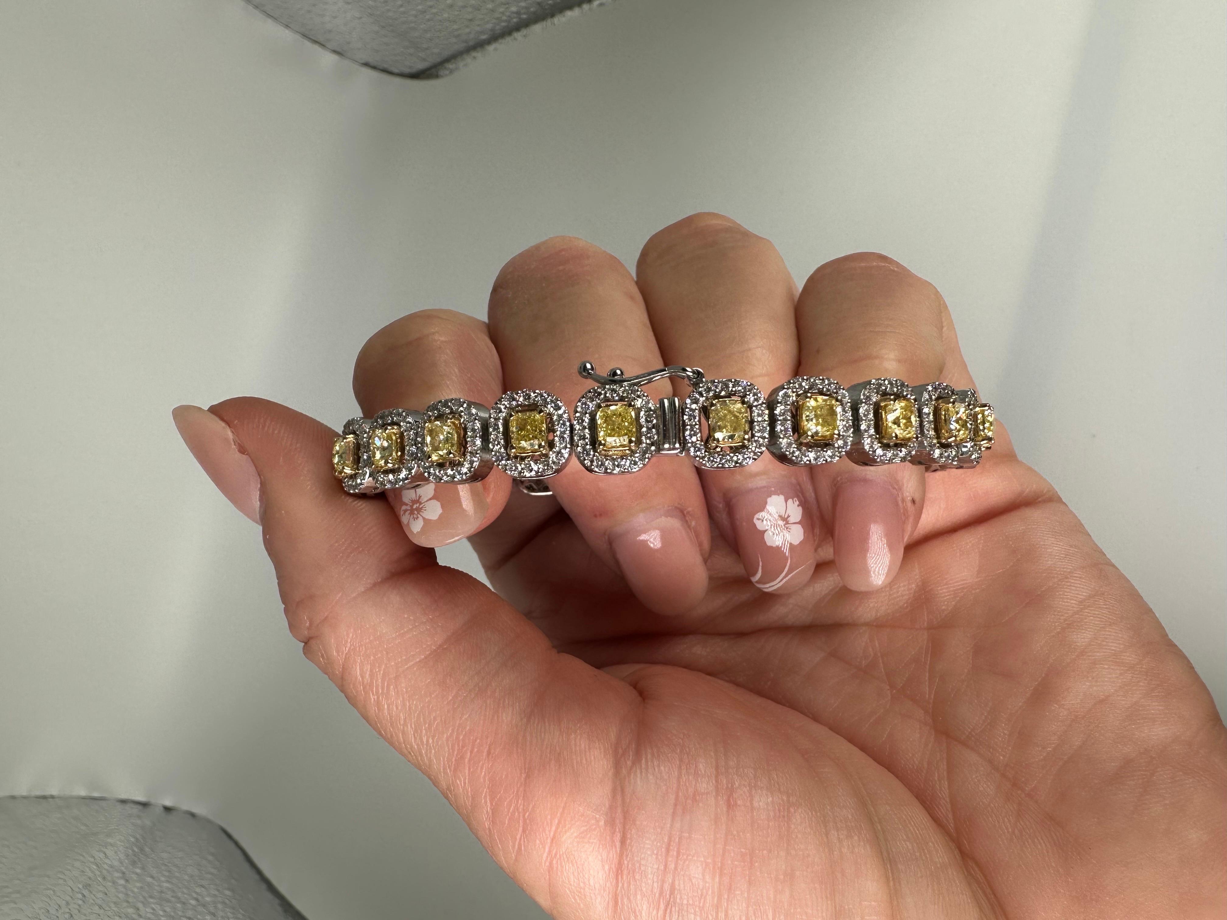 Fancy Yellow Diamond Bracelet Tennis Bracelet Yellow Diamons Canary Diamonds In New Condition For Sale In Jupiter, FL