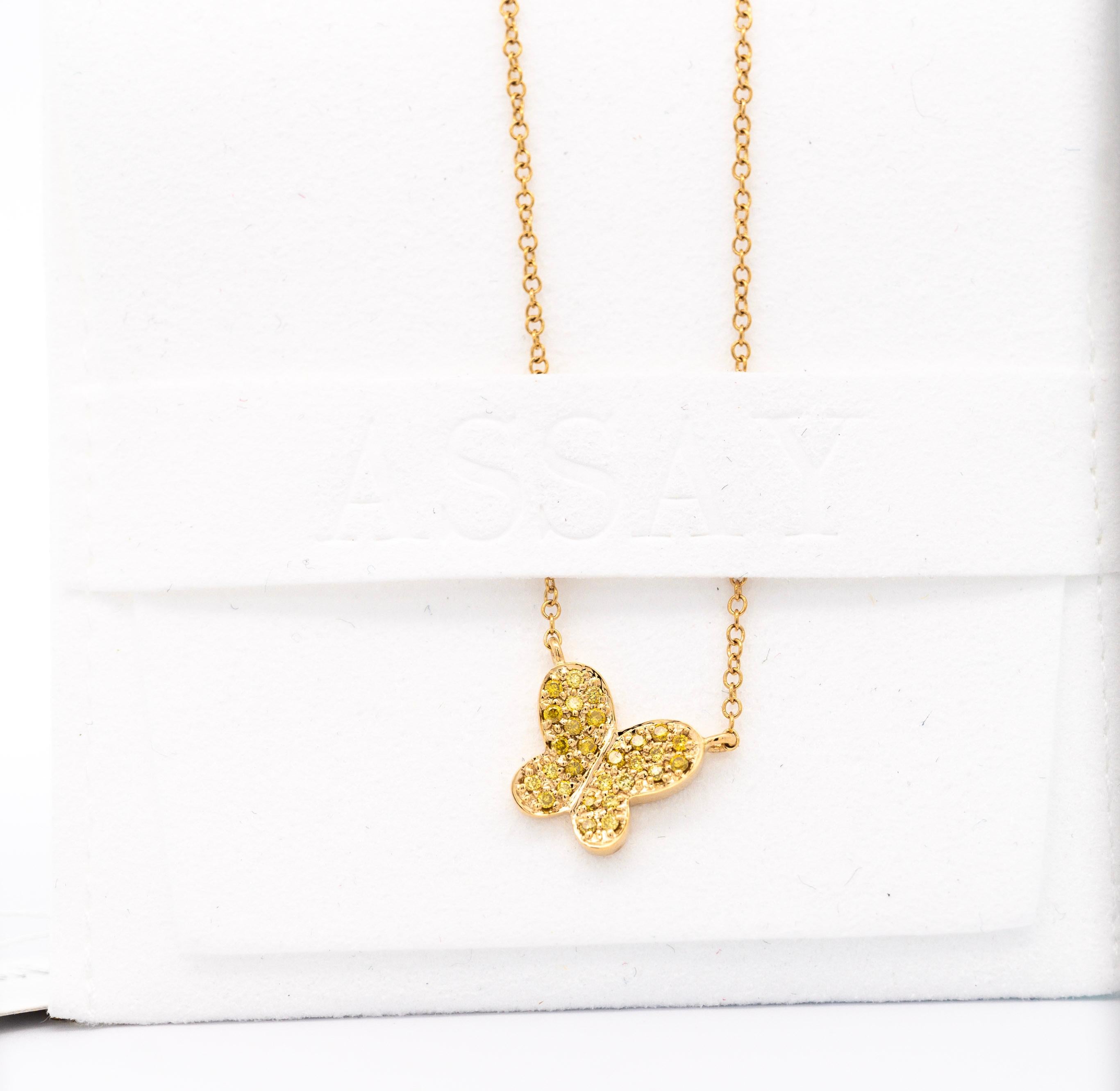 Fancy Yellow Diamond Cluster Butterfly Charm Pendant Necklace in 18K Yellow Gold In New Condition For Sale In Miami, FL