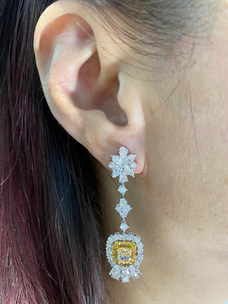 IGI Certified Fancy Yellow Diamond Dangle Drop Earring in 18K White Gold For Sale 1