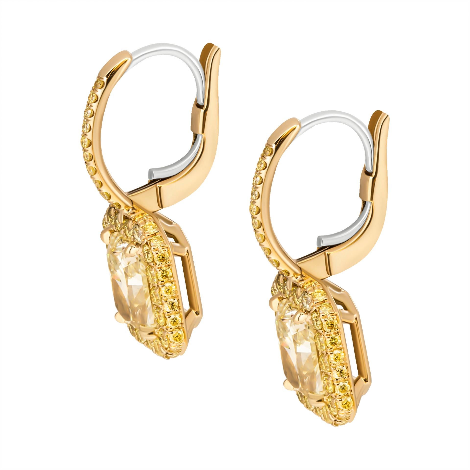 Modern Fancy Yellow Diamond Earring with Radiant Cut Diamonds For Sale