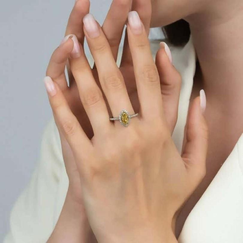 Modern Fancy Yellow Diamond Engagement 1.08ct Ring For Sale