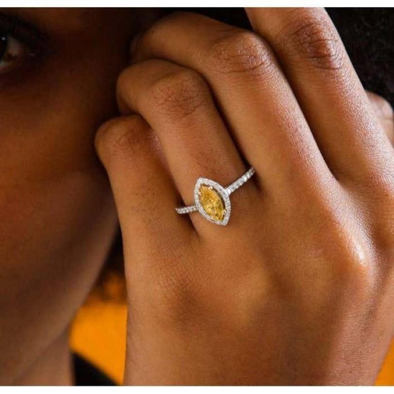 Women's Fancy Yellow Diamond Engagement 1.08ct Ring For Sale