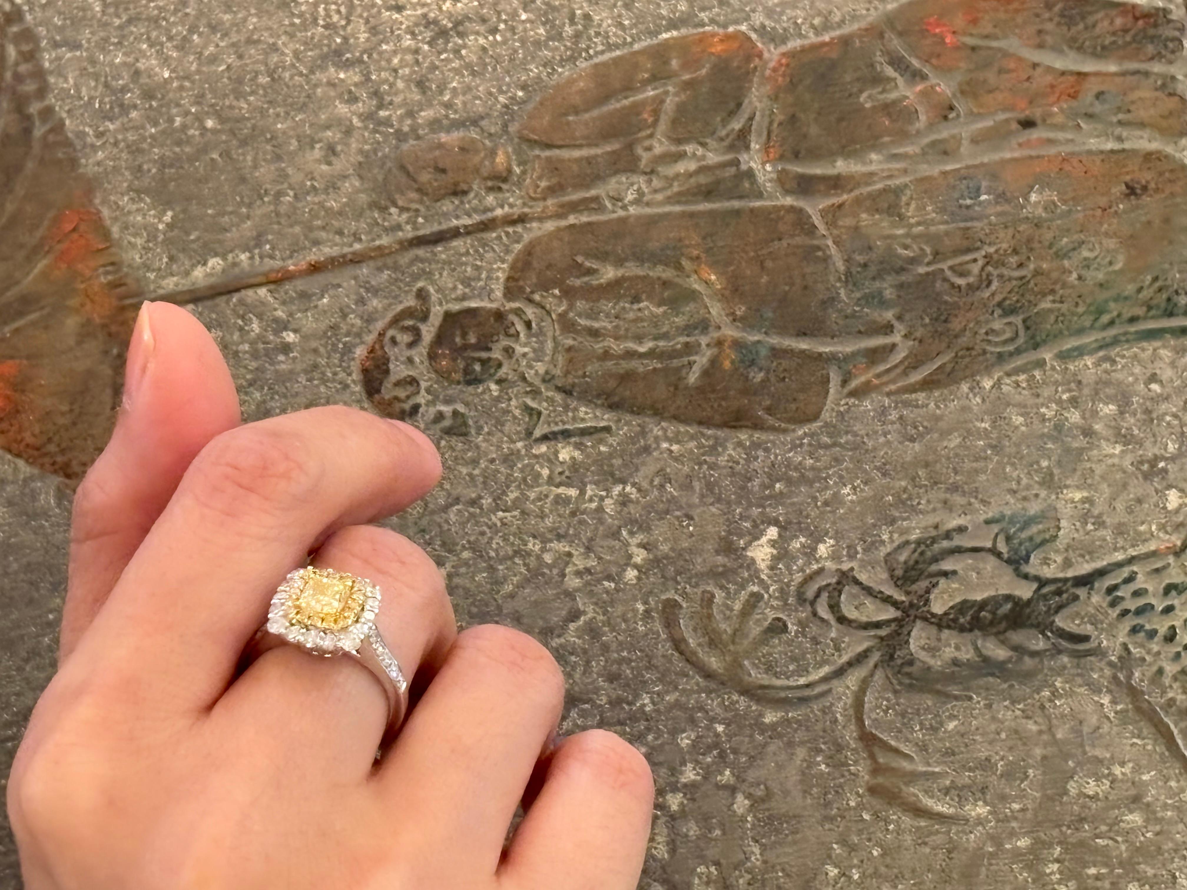 Fancy Yellow Diamond Engagement or Cocktail Ring, 18KT White Gold in vendita 6