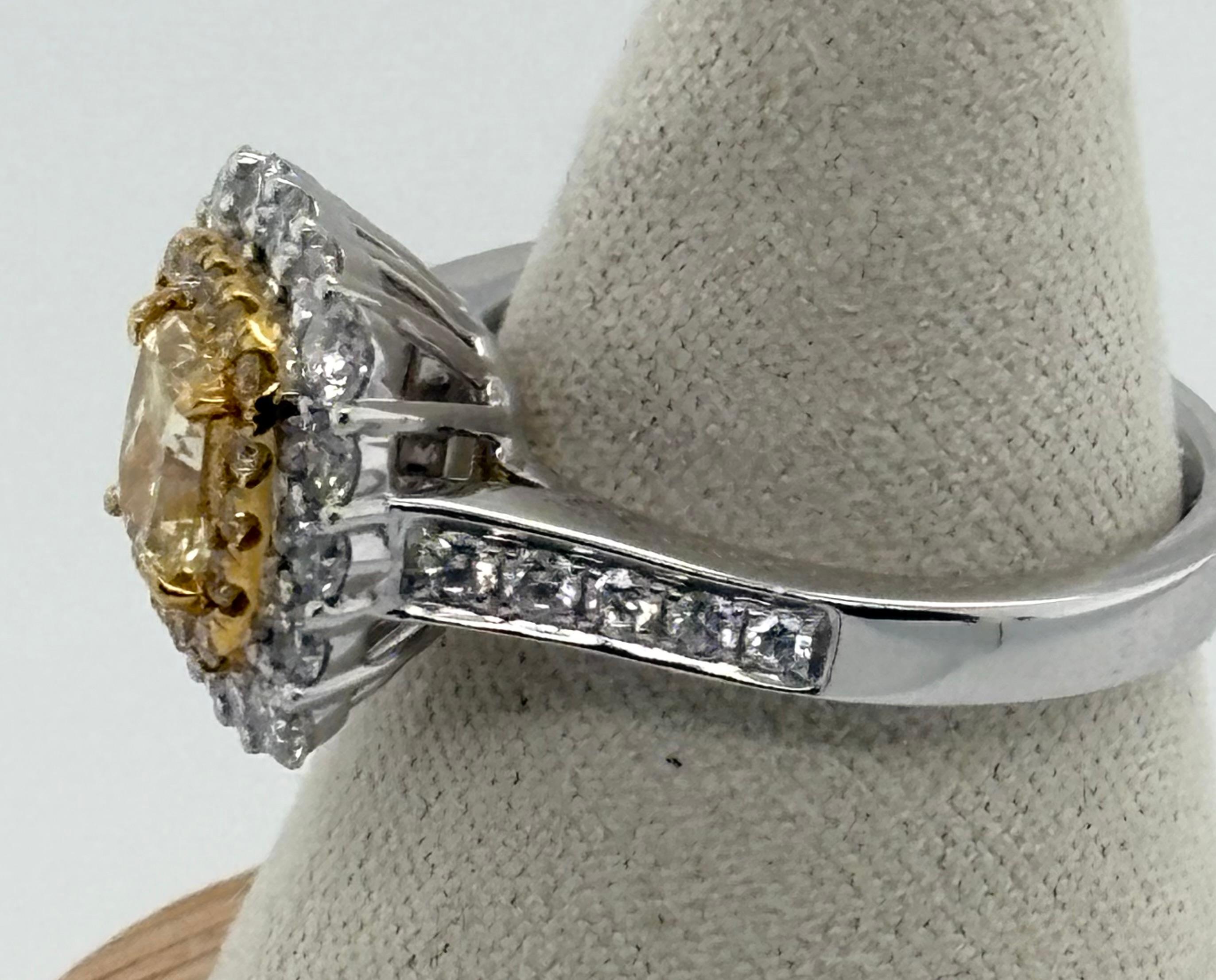 Fancy Yellow Diamond Engagement or Cocktail Ring, 18KT White Gold in vendita 7