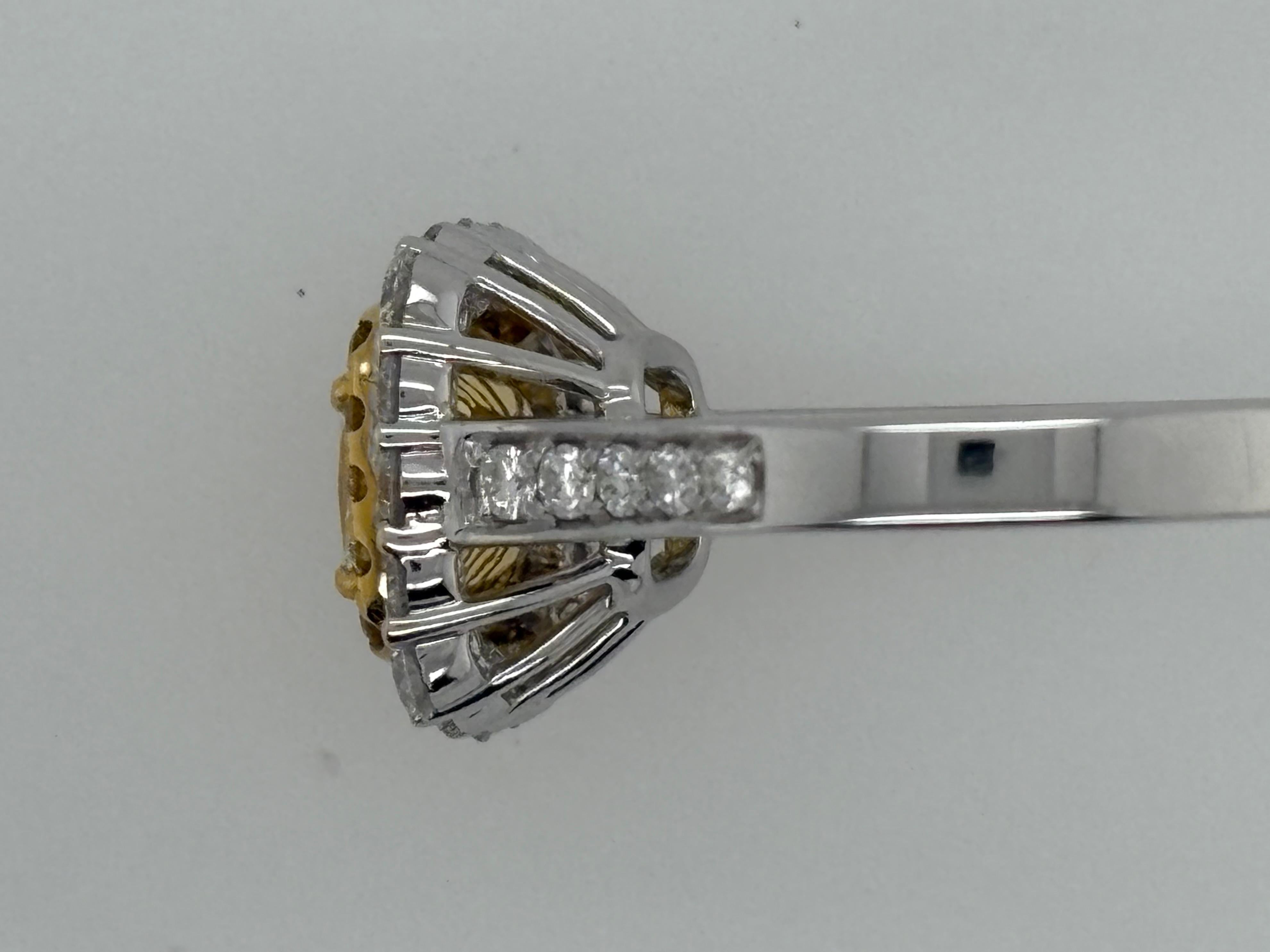 Fancy Yellow Diamond Engagement or Cocktail Ring, 18KT White Gold in vendita 9