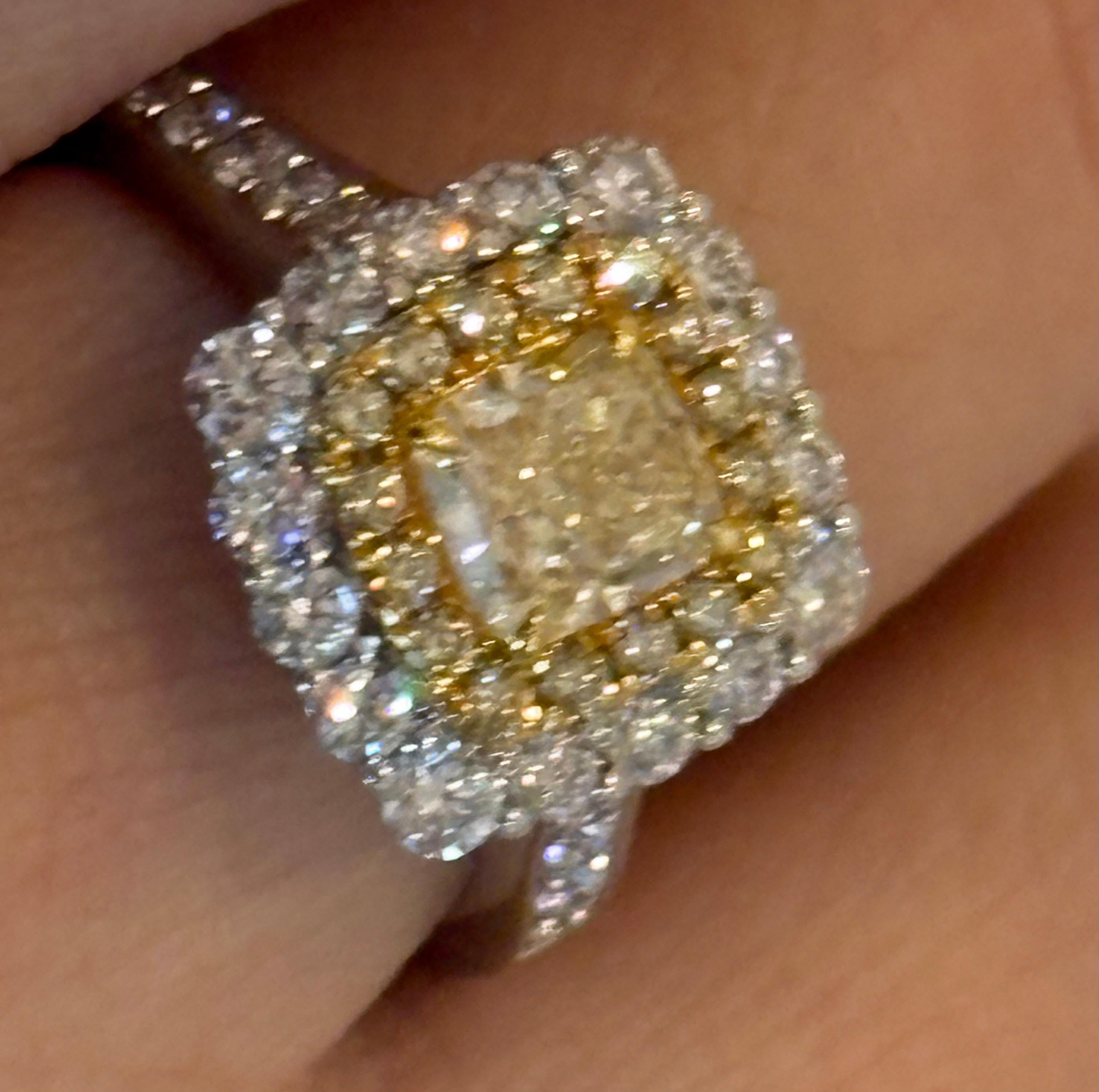 Taglio radiant Fancy Yellow Diamond Engagement or Cocktail Ring, 18KT White Gold in vendita