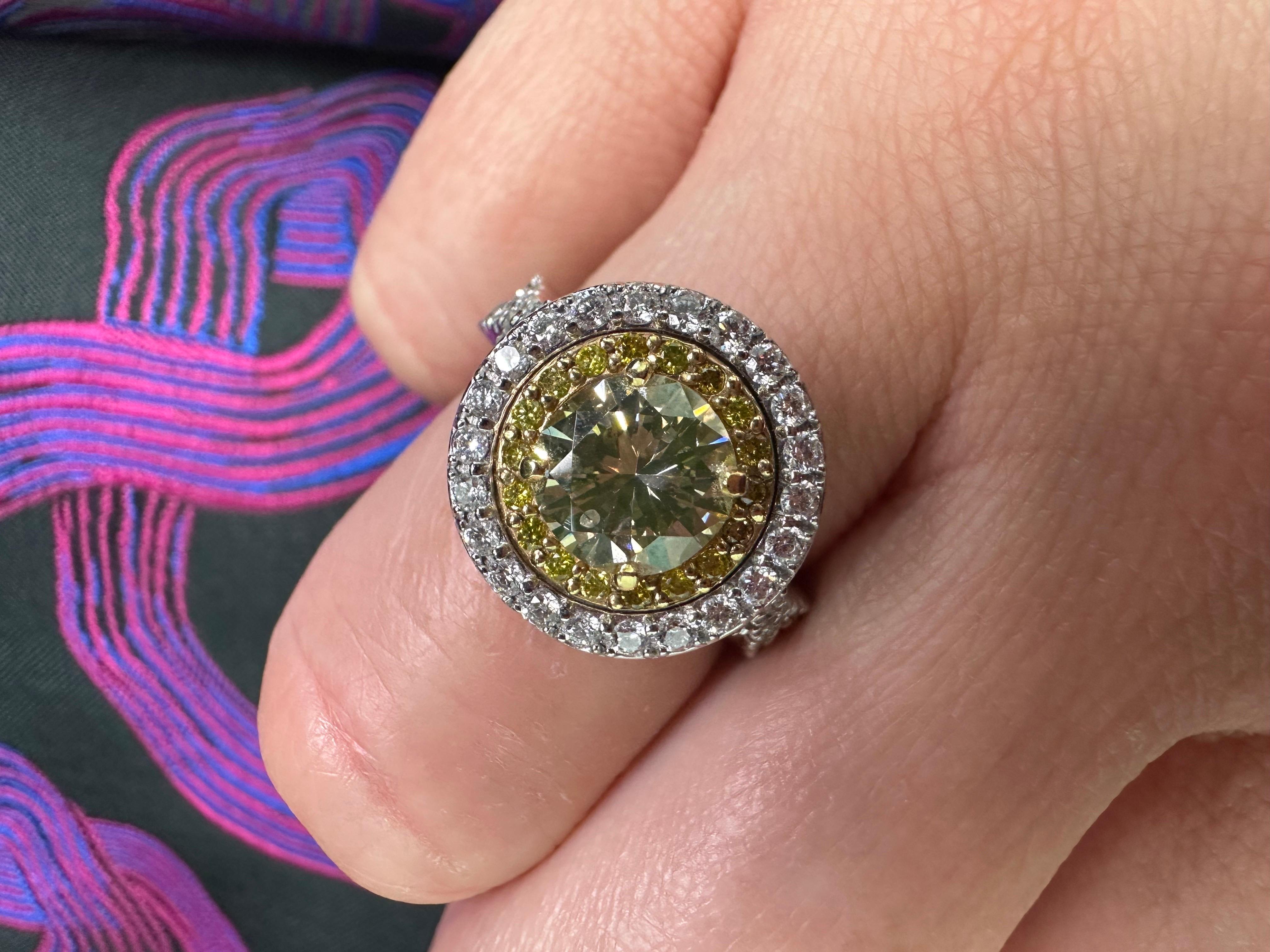 Women's or Men's GIA certified Fancy Greenish Yellow Diamond Engagement Ring 18KT gold  For Sale