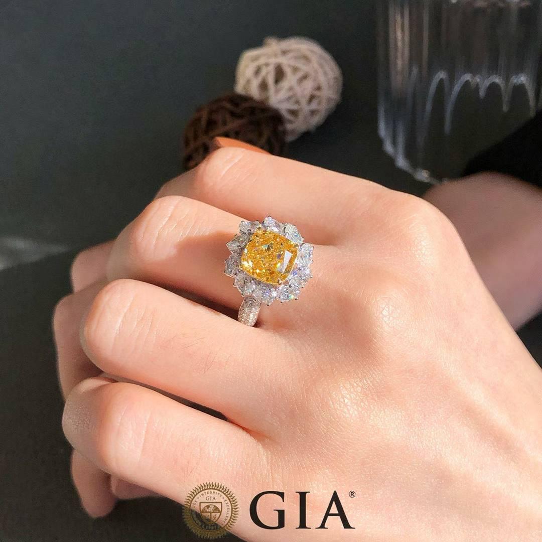 For Sale:  Fancy Yellow Diamond Engagement Ring GIA Certified - Eze Jewelry 3
