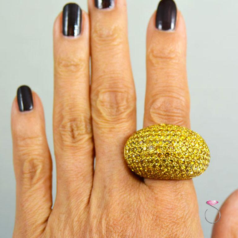 Eternity Ring mit ausgefallenem gelben Diamanten, riesiger Kuppel aus 18 Karat Gold 12 Karat im Zustand „Hervorragend“ im Angebot in Honolulu, HI