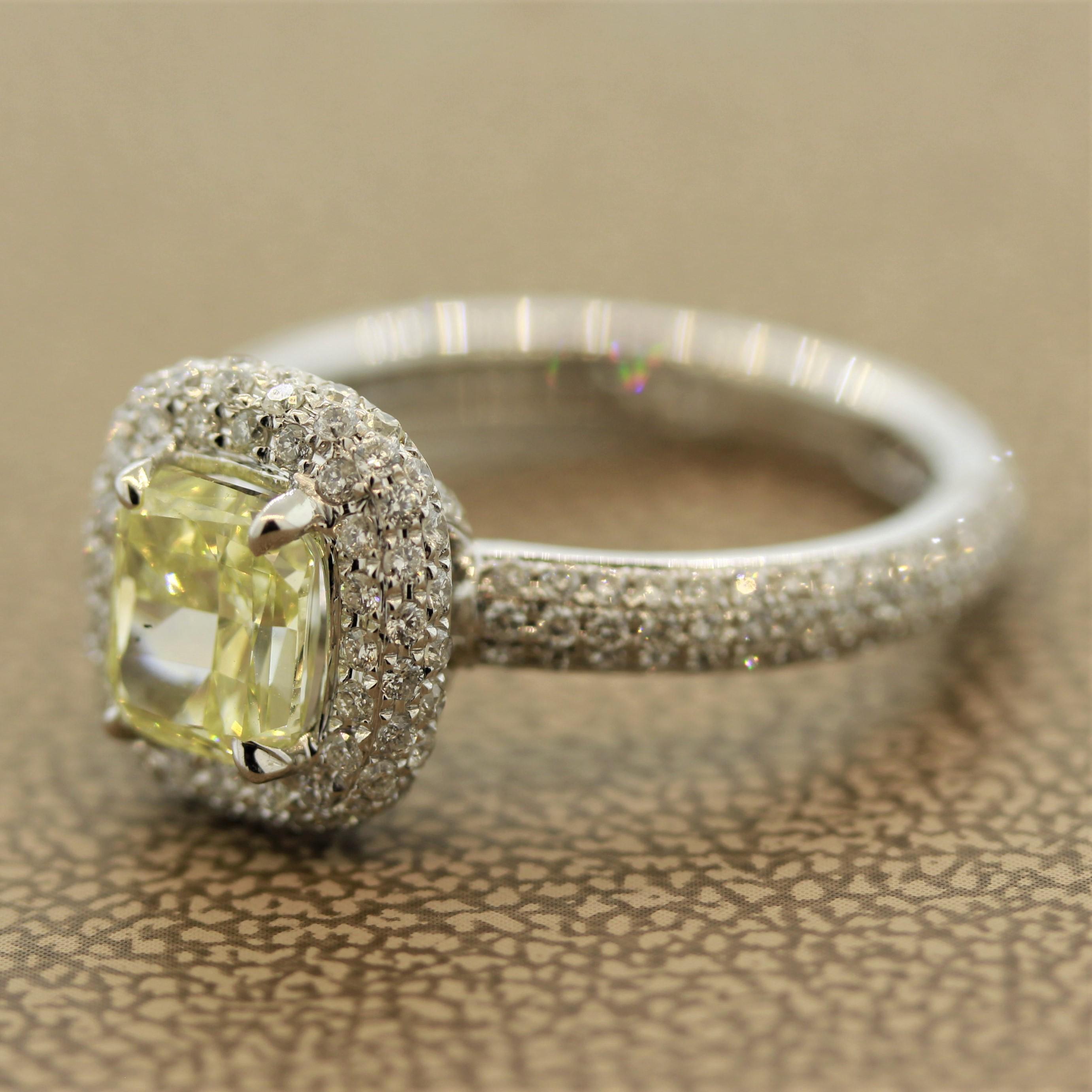 Memory-Verlobungsring aus Gold mit ausgefallenen gelben Diamanten (Kissenschliff)
