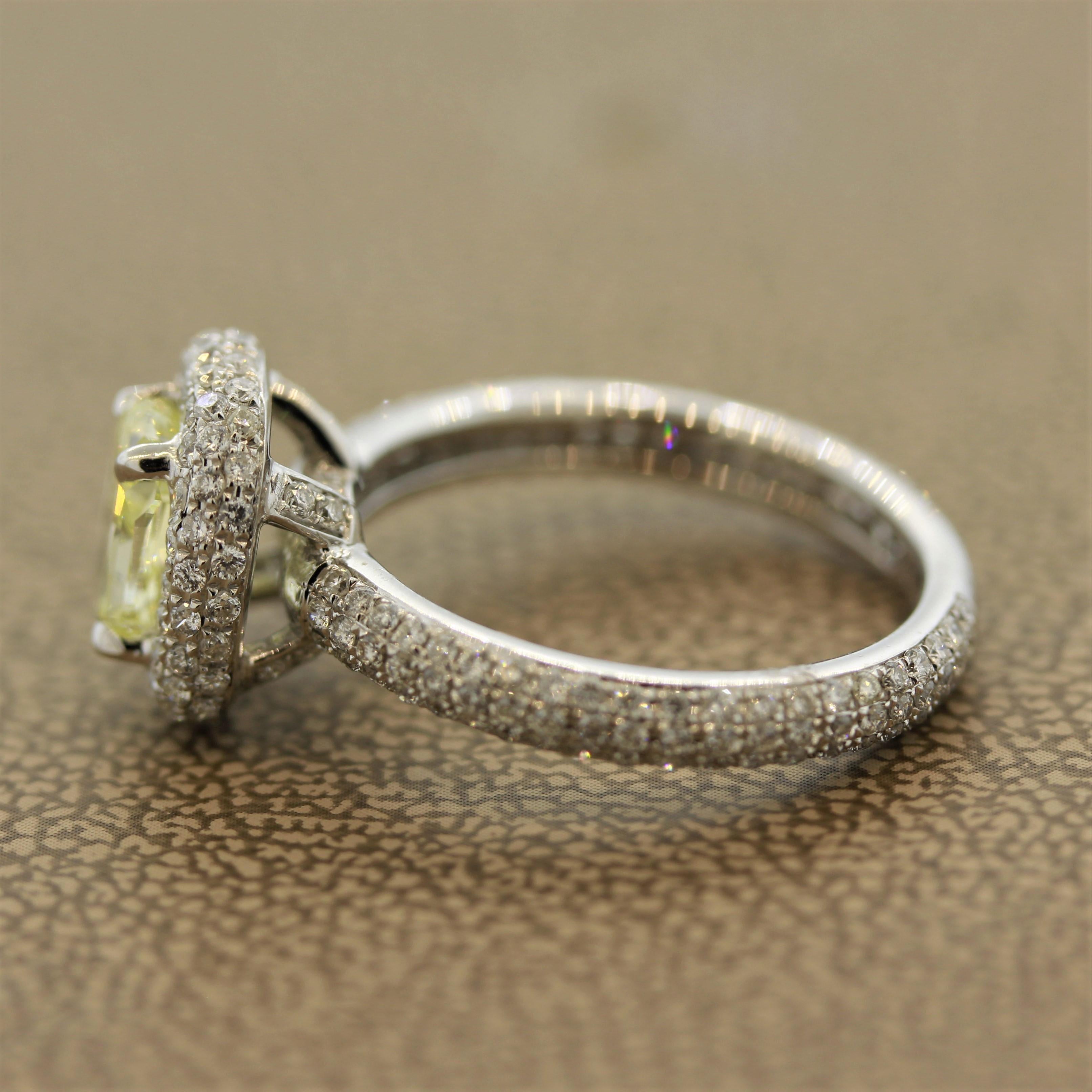 Memory-Verlobungsring aus Gold mit ausgefallenen gelben Diamanten im Zustand „Neu“ in Beverly Hills, CA
