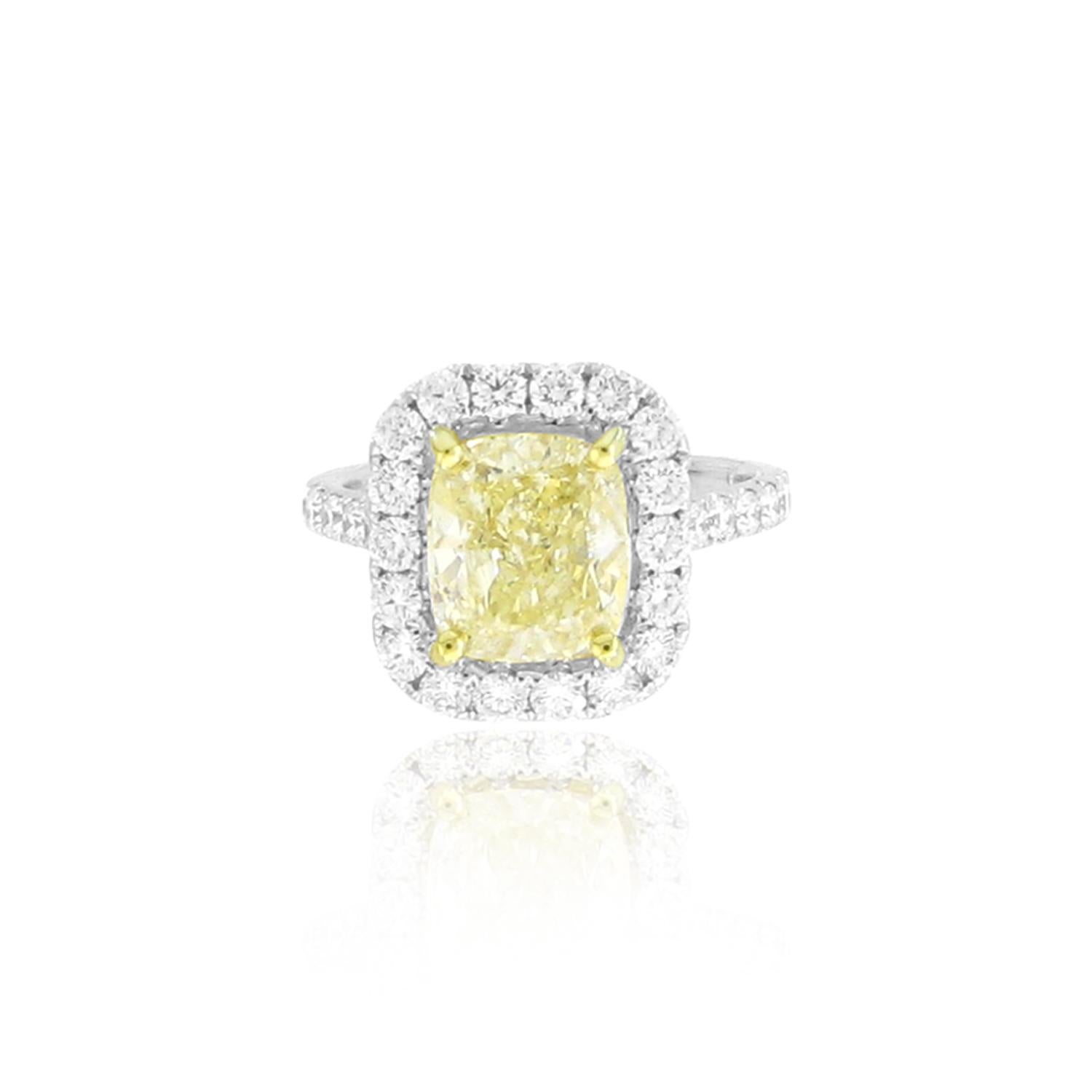 In one of BleauNY's newest collections, a lovely Fancy Yellow Diamond ring, complimented by 1.09cts of white diamonds.

Cushion Cut Yellow Diamond - 3.60ct
White Diamonds - 1.09ct
Ring Metal - 18kwg

Tag #: 17951