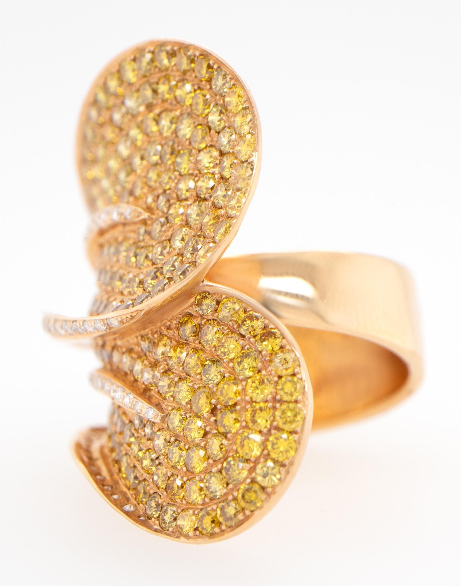 Fancy Yellow Diamond Leaf Cocktail Ring 3.7 Carats 18K Gold For Sale 1