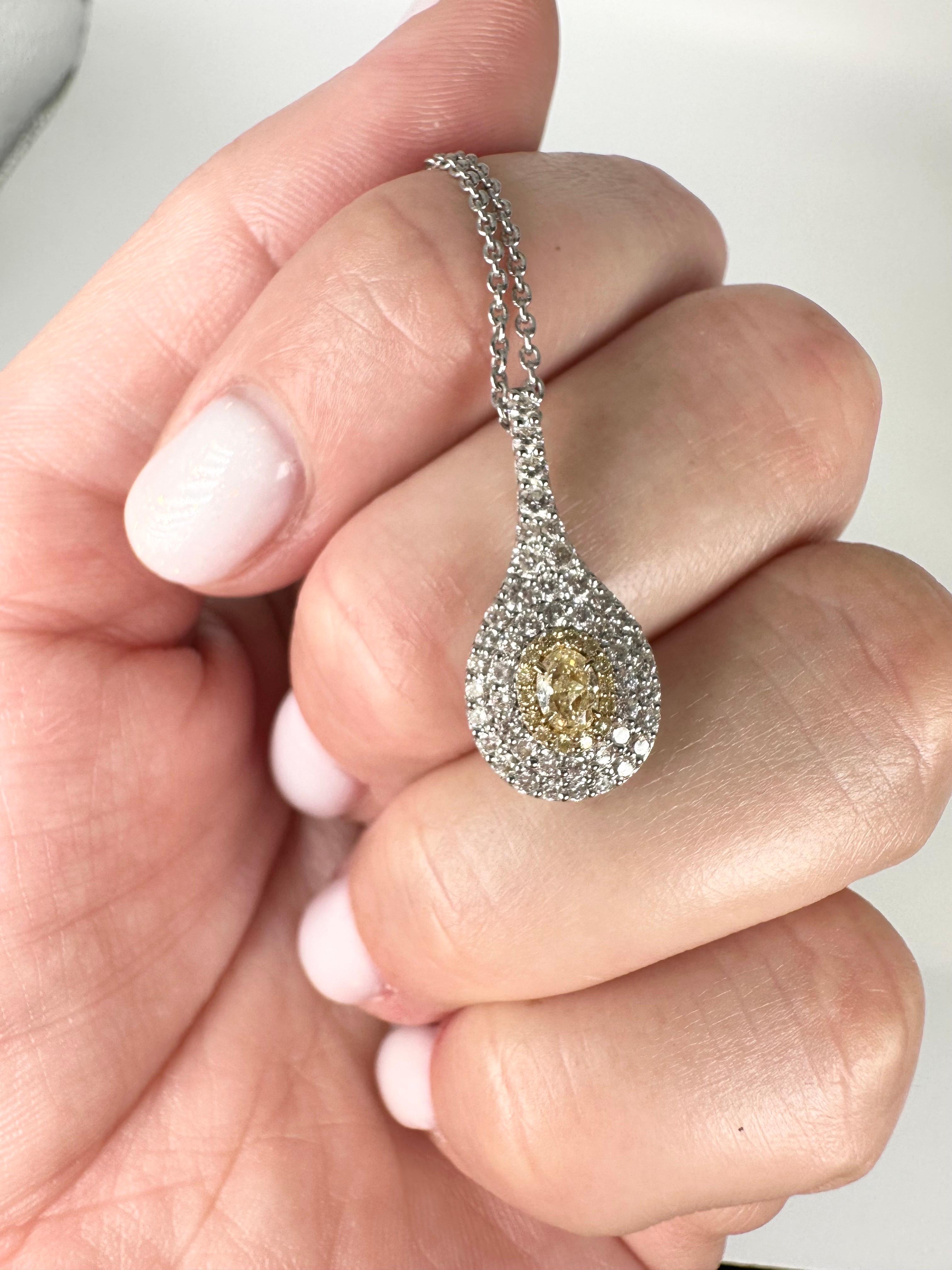 Collier pendentif diamant jaune fantaisie or blanc 18KT chaîne 18  Unisexe en vente