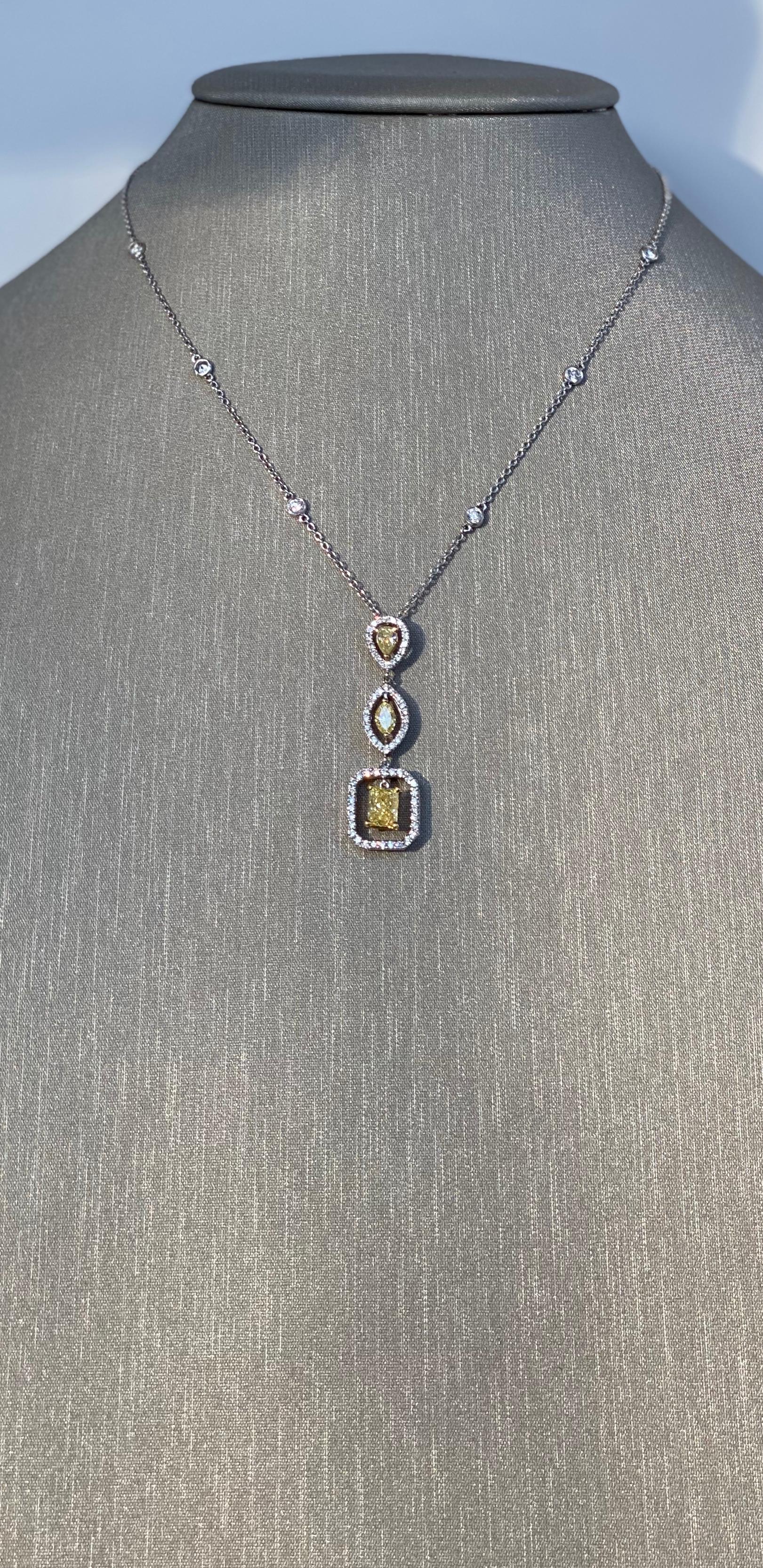 Fancy Yellow Diamond Pendant Necklace In New Condition For Sale In Palm Desert, CA